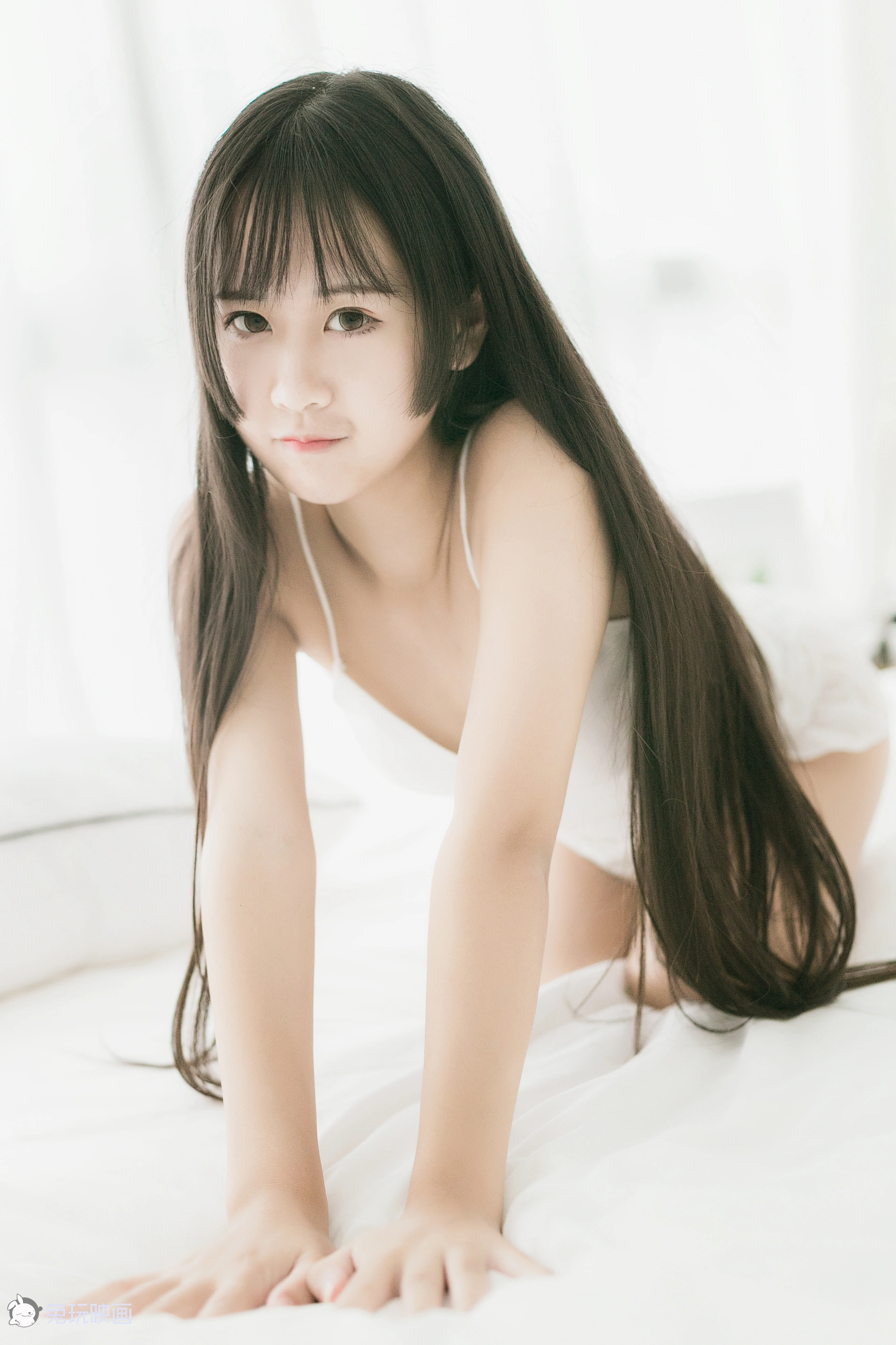 VOL.010 小吊带 [34P-205MB]