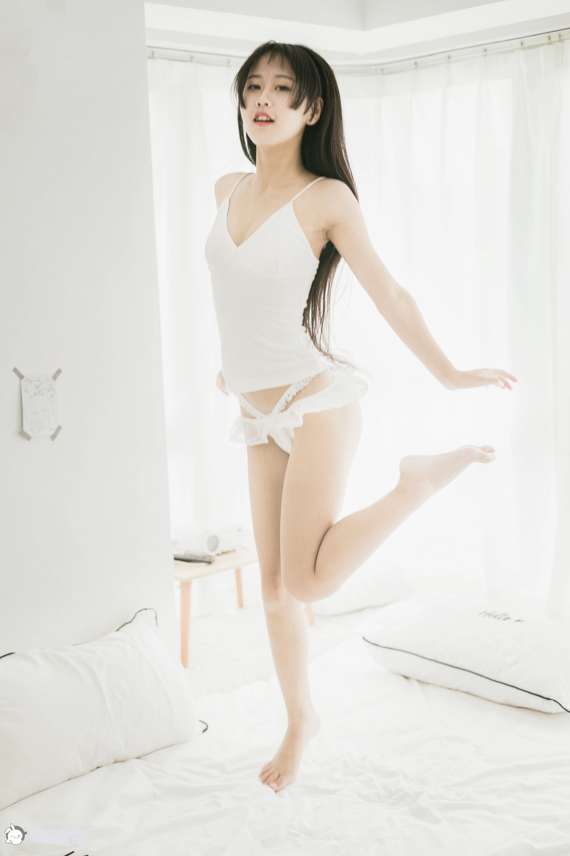 VOL.010 小吊带 [34P-205MB]