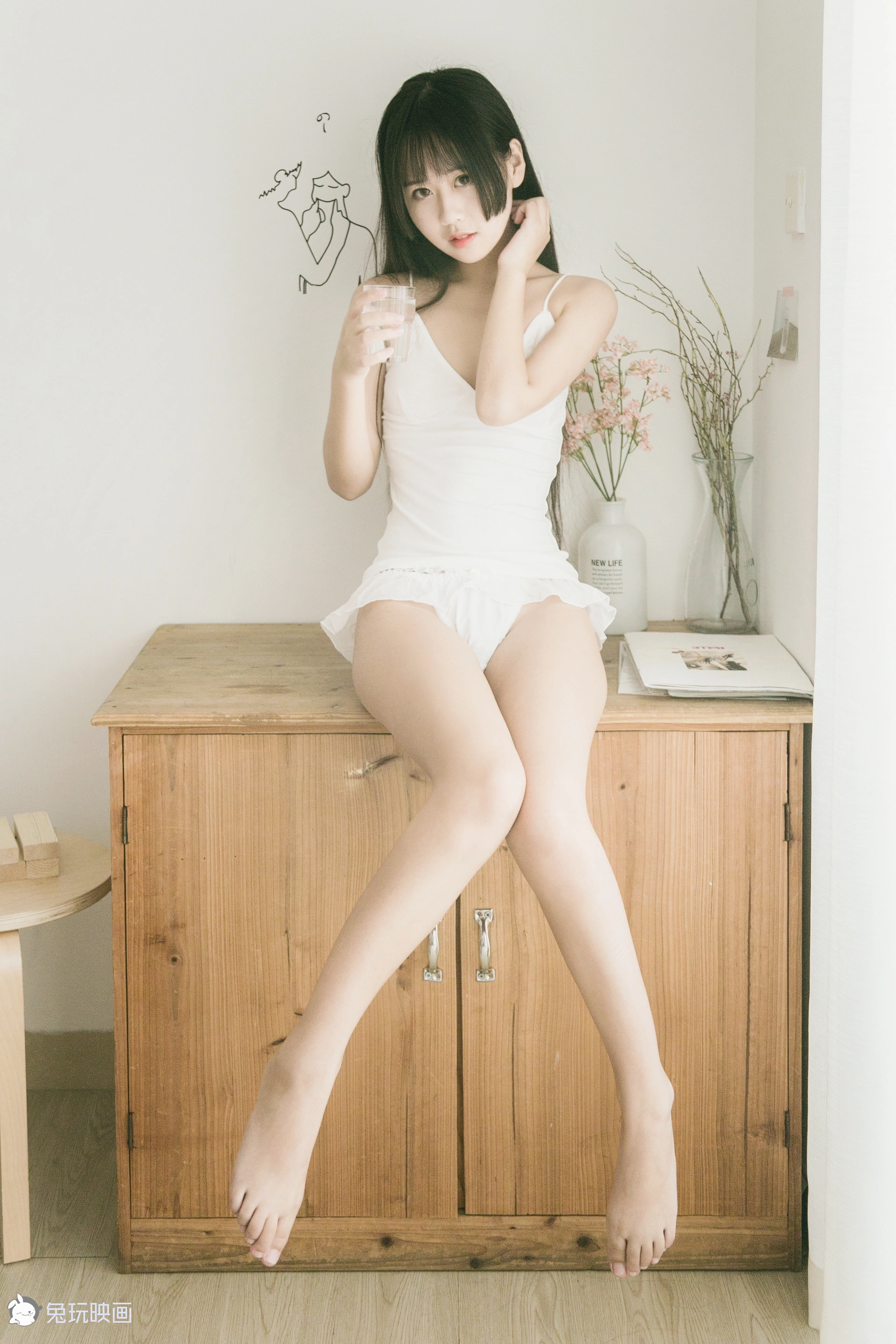 VOL.010 小吊带 [34P-205MB]