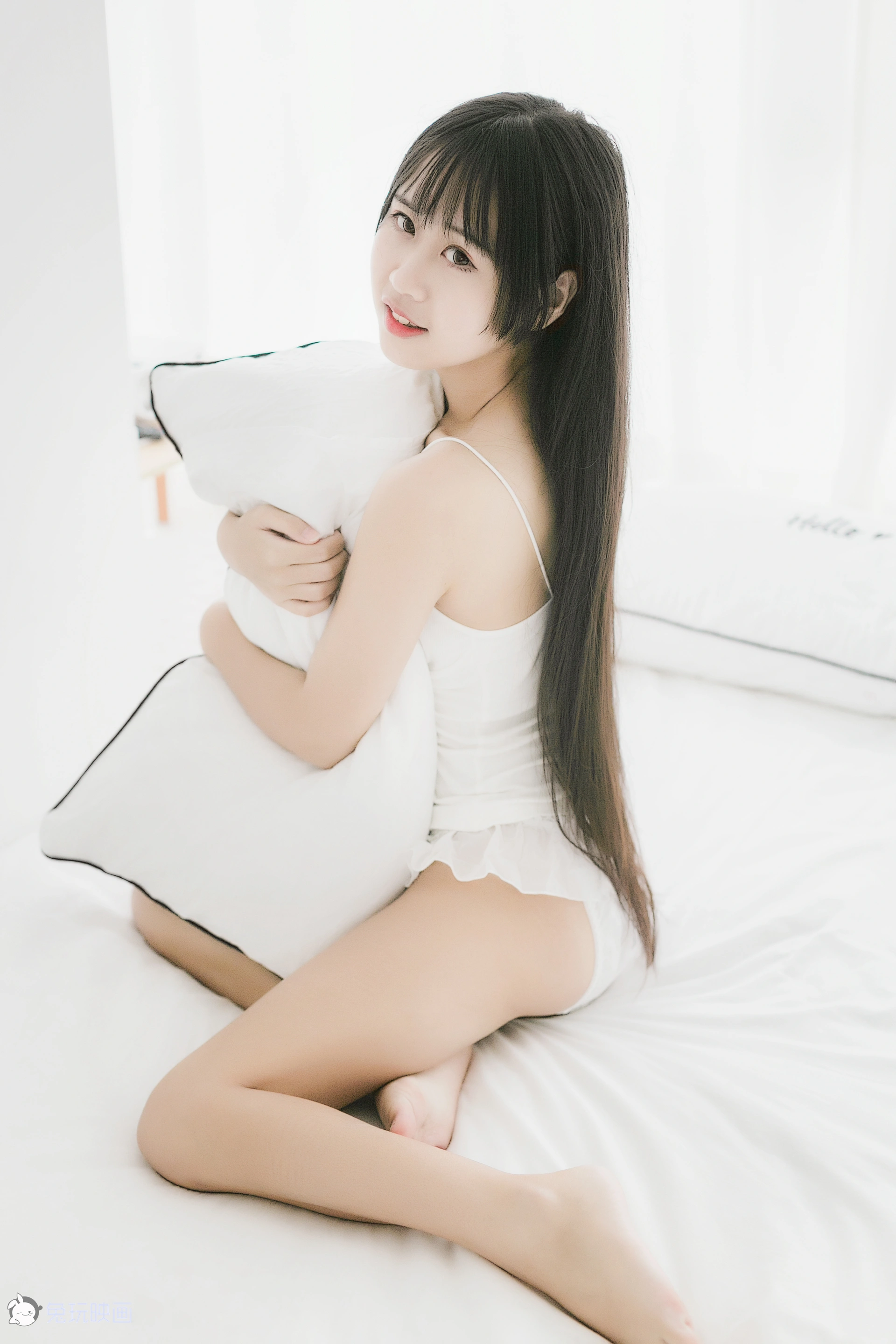 VOL.010 小吊带 [34P-205MB]