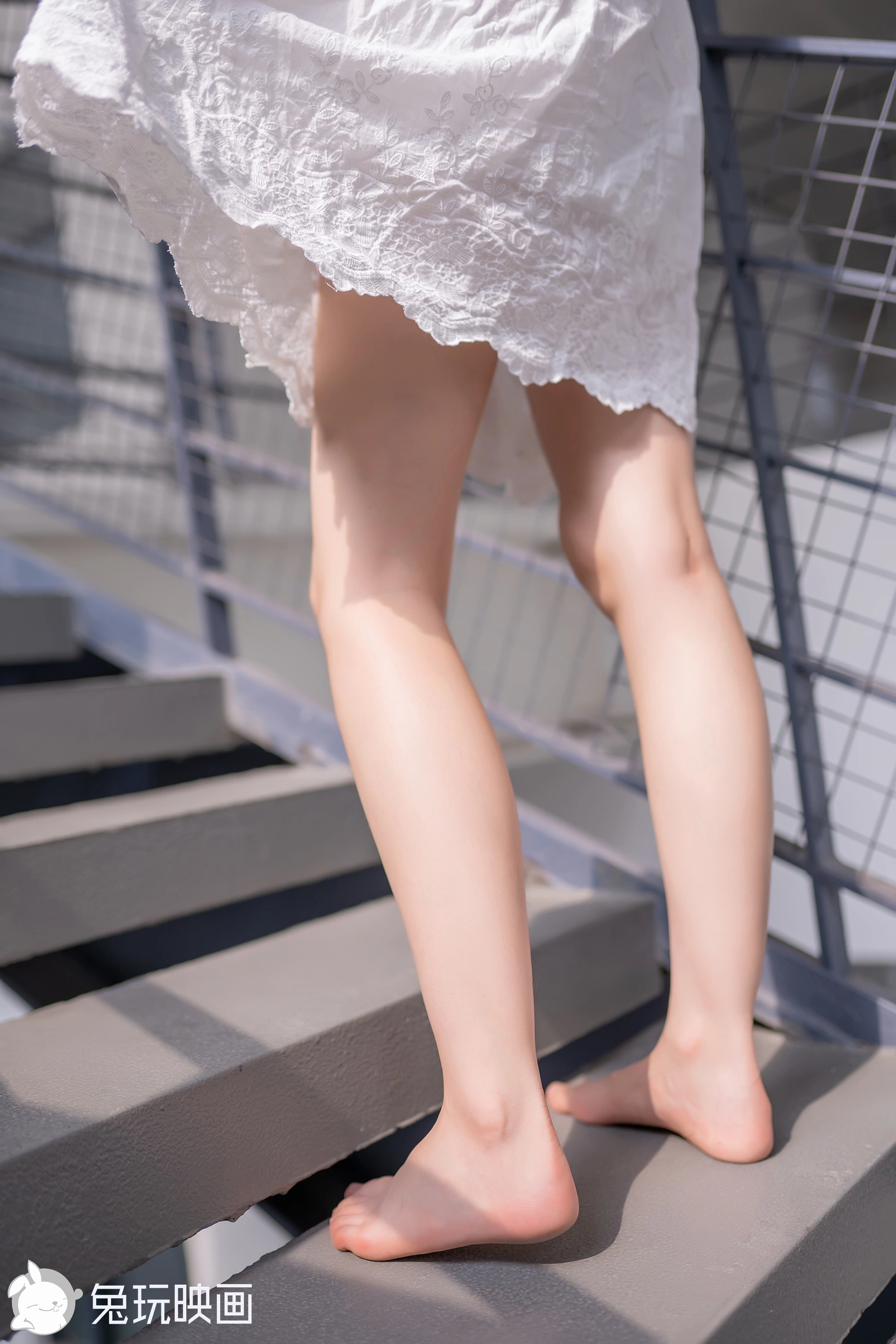 C30.002 阳光白裙 [41P-93MB]