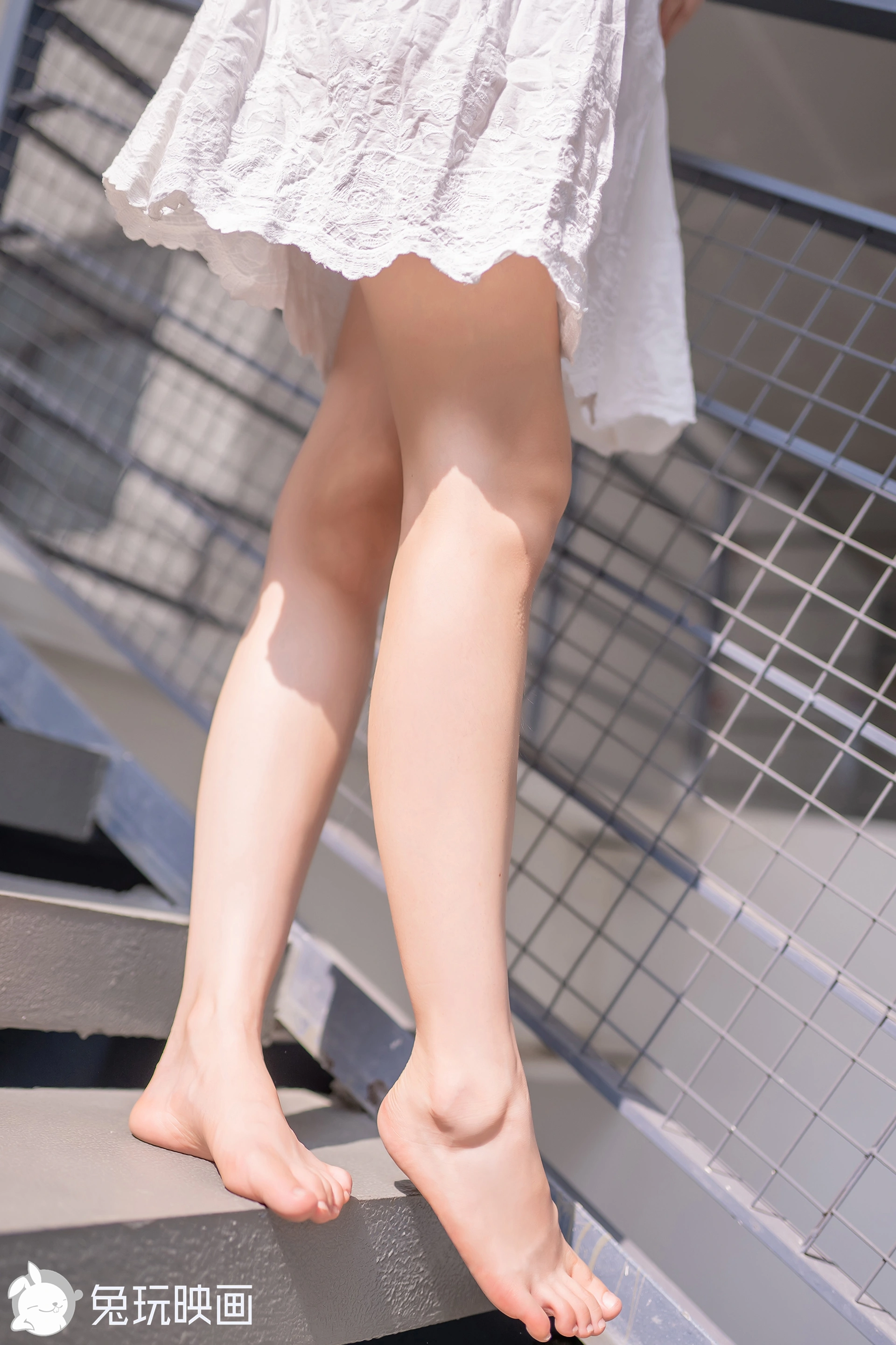 C30.002 阳光白裙 [41P-93MB]