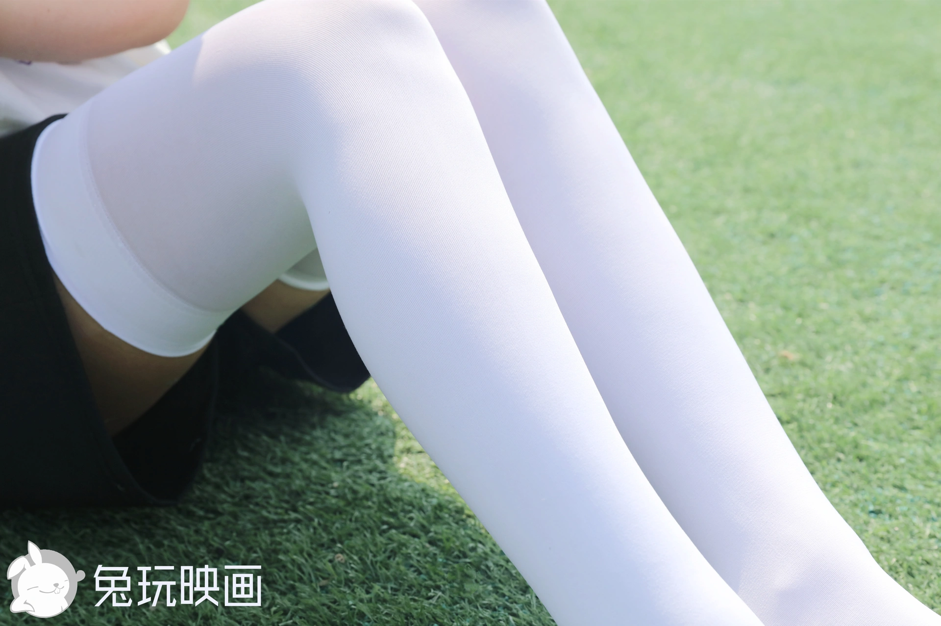 D59.008 兔玩映画 足球场上的白丝 [40P-616MB]