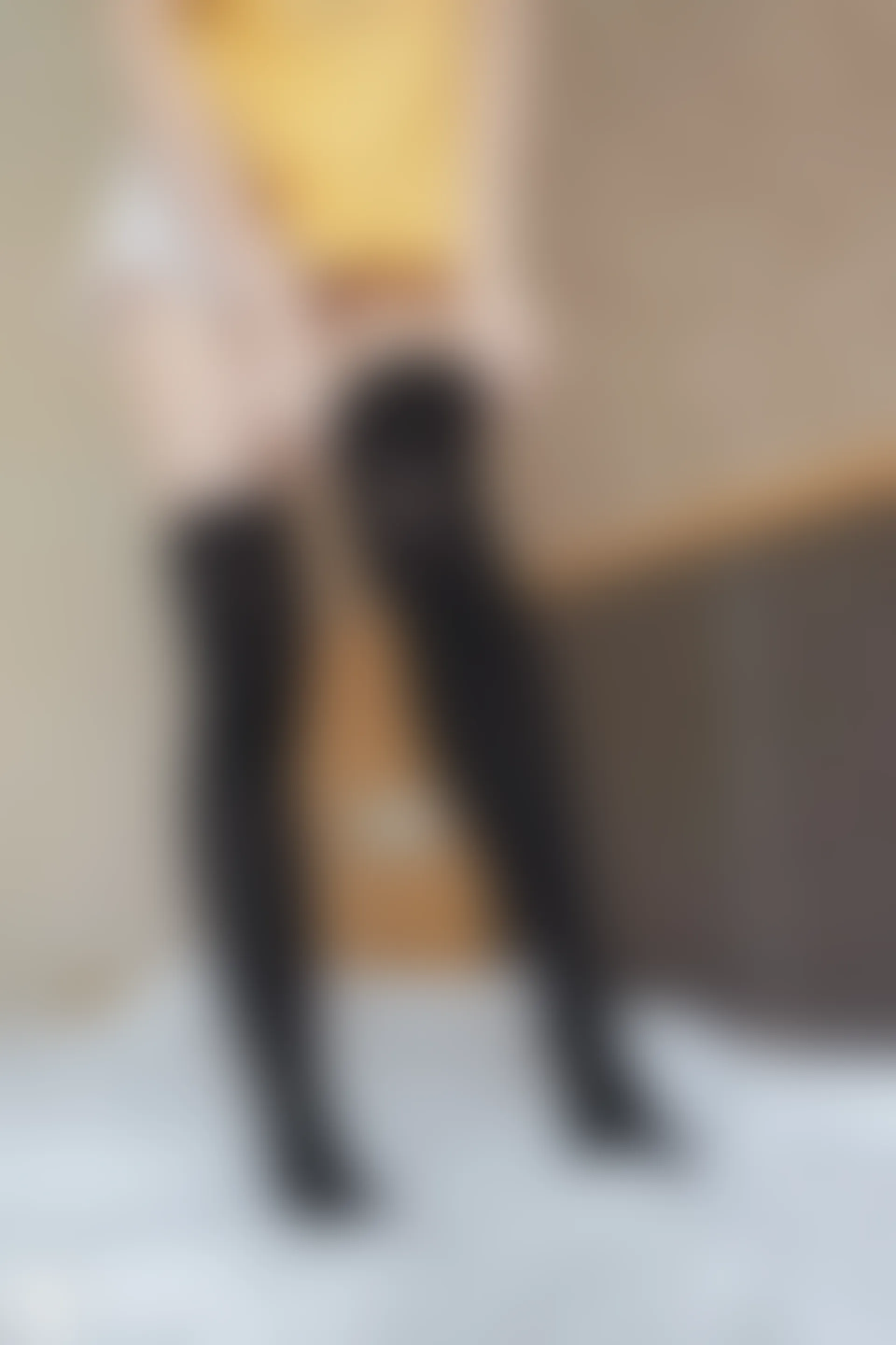 C48.004 黄色T恤衫 [40P-72MB]