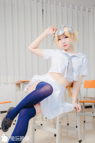 C48.005 蕾丝袜制服裙 [40P-94MB]