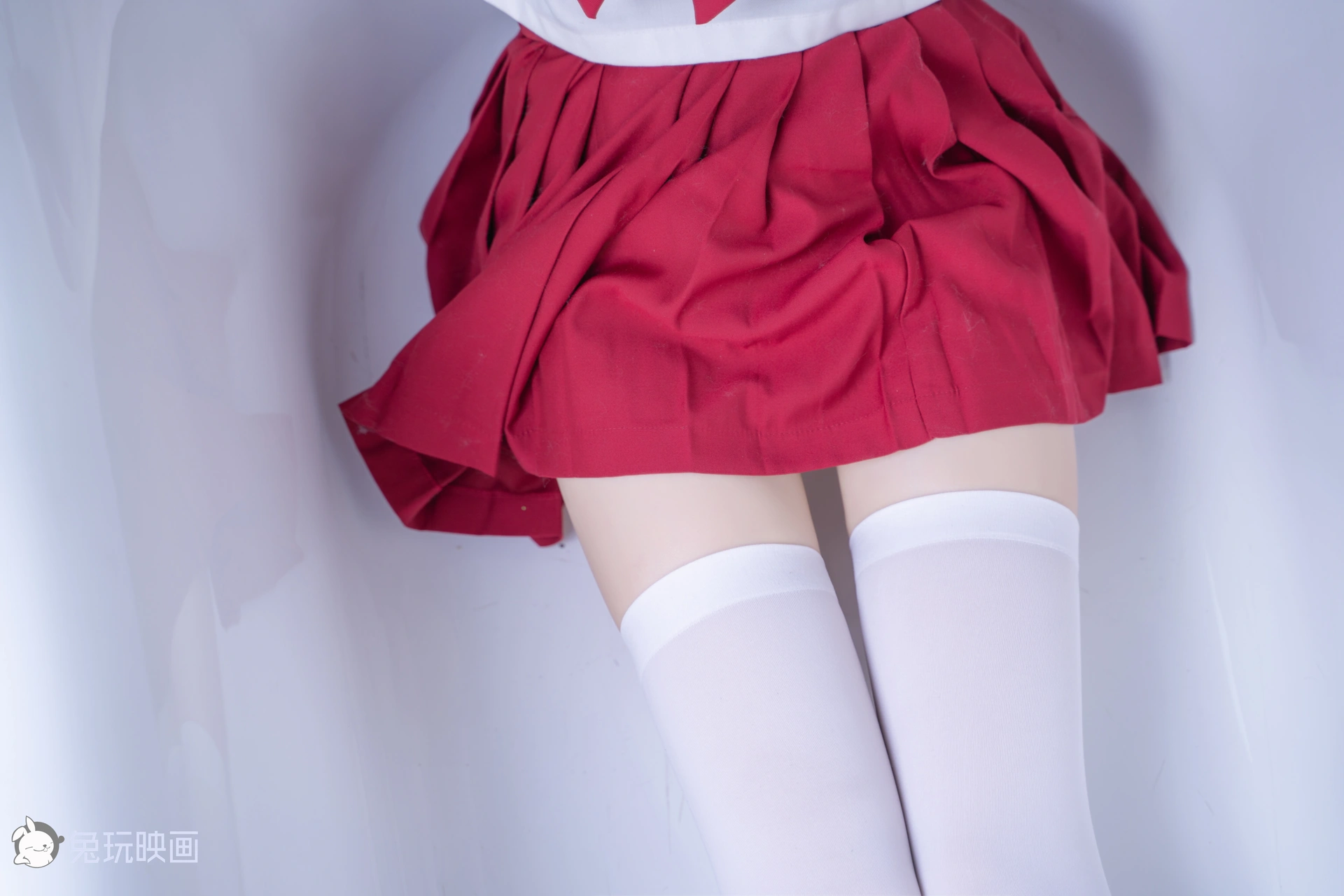 C07.008 浴缸里的红裙白丝 [42P-775MB]