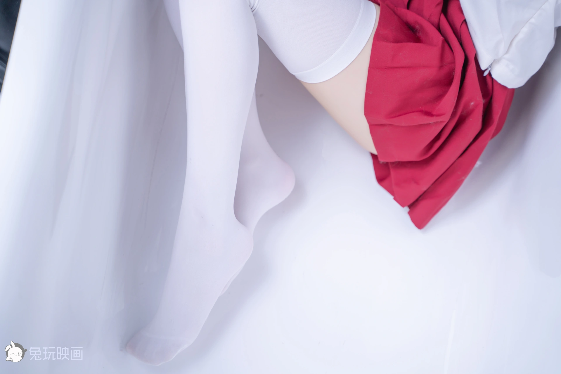 C07.008 浴缸里的红裙白丝 [42P-775MB]