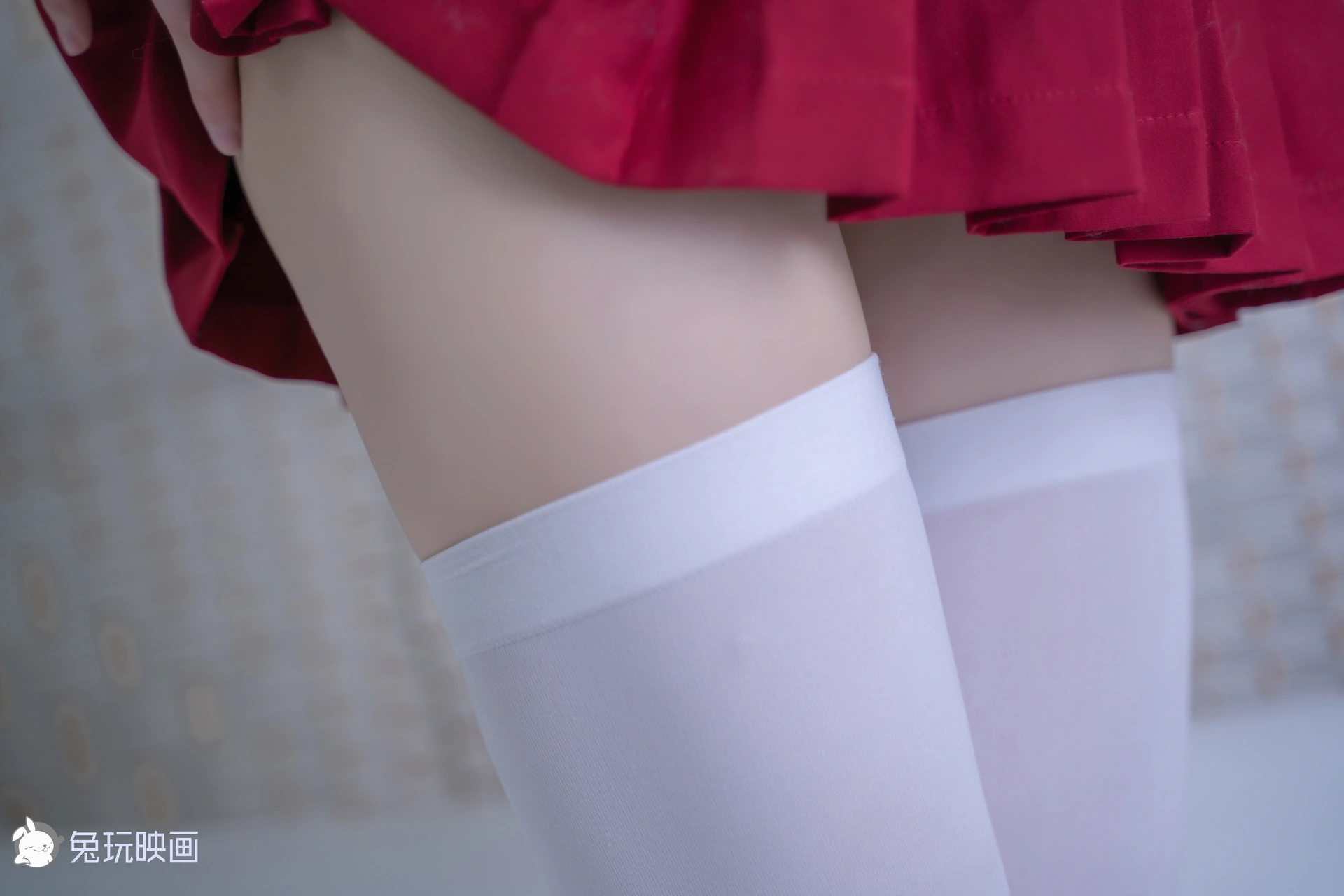 C07.008 浴缸里的红裙白丝 [42P-775MB]