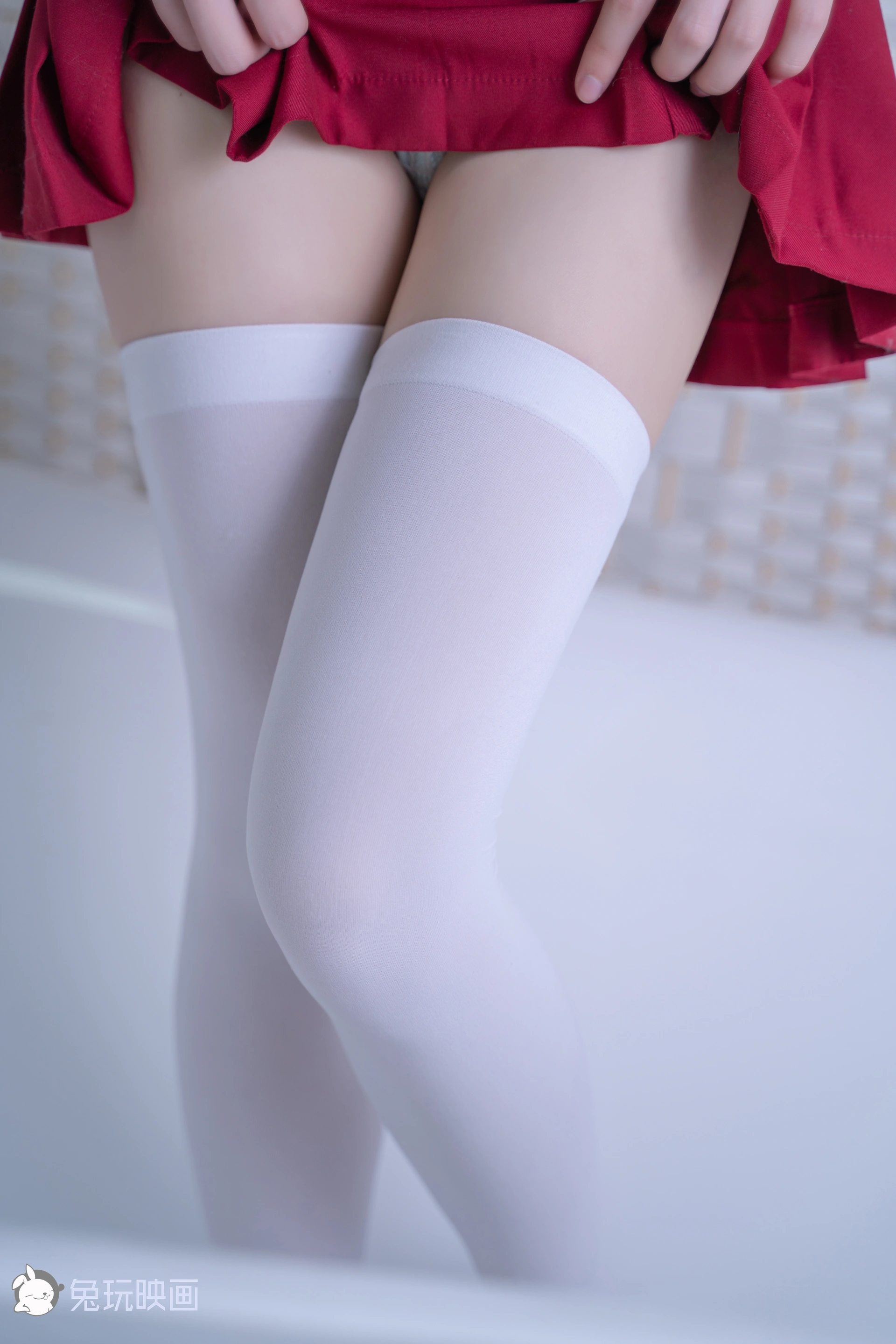 C07.008 浴缸里的红裙白丝 [42P-775MB]