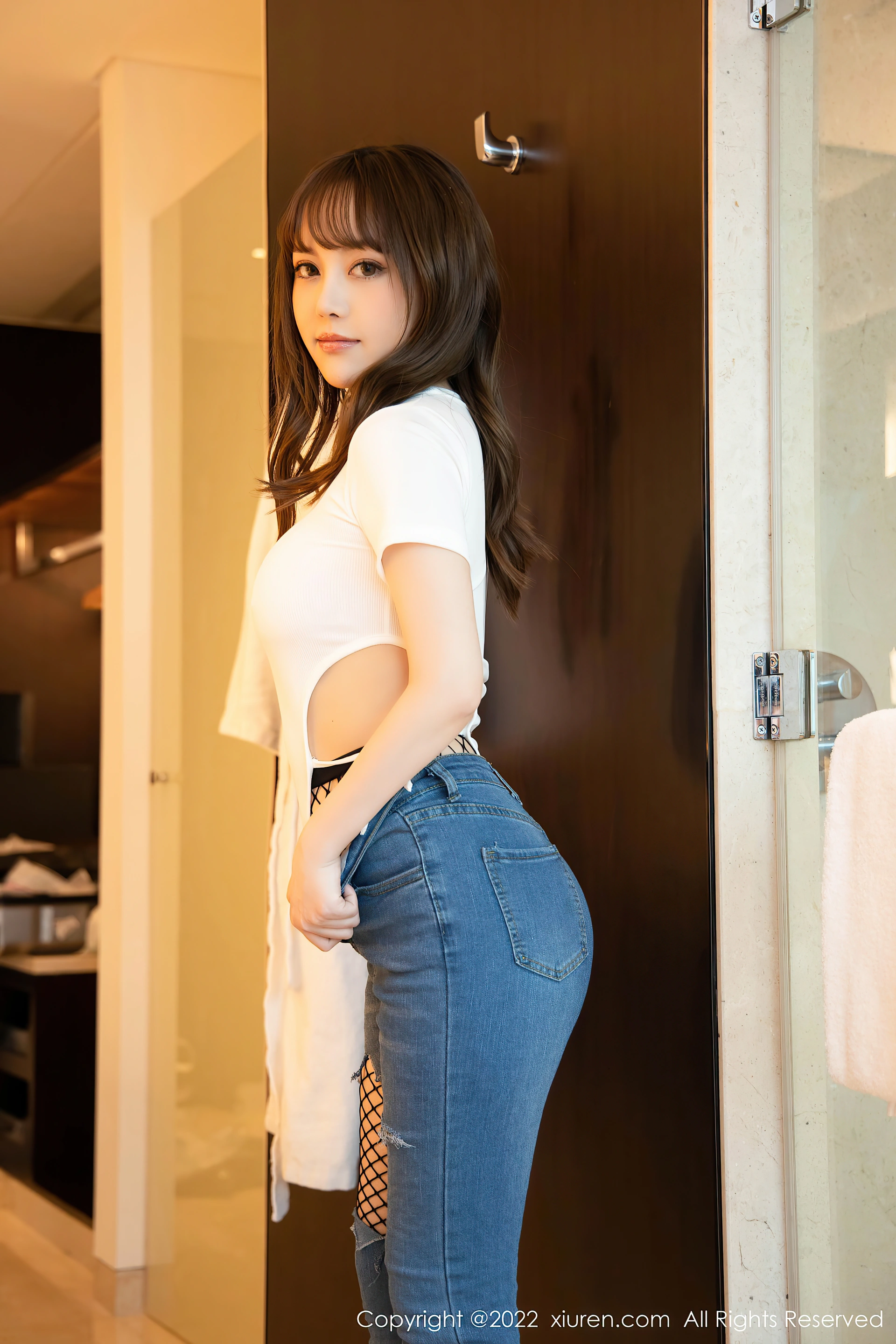 XiuRen秀人网 2022.03.17 No.4729 豆瓣酱 牛仔裤美腿[79+1P 827MB]