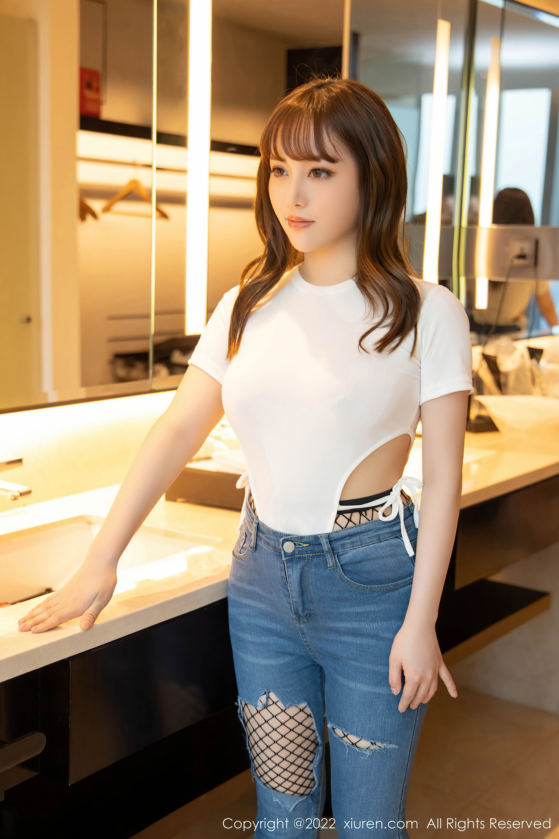 XiuRen秀人网 2022.03.17 No.4729 豆瓣酱 牛仔裤美腿[79+1P 827MB]