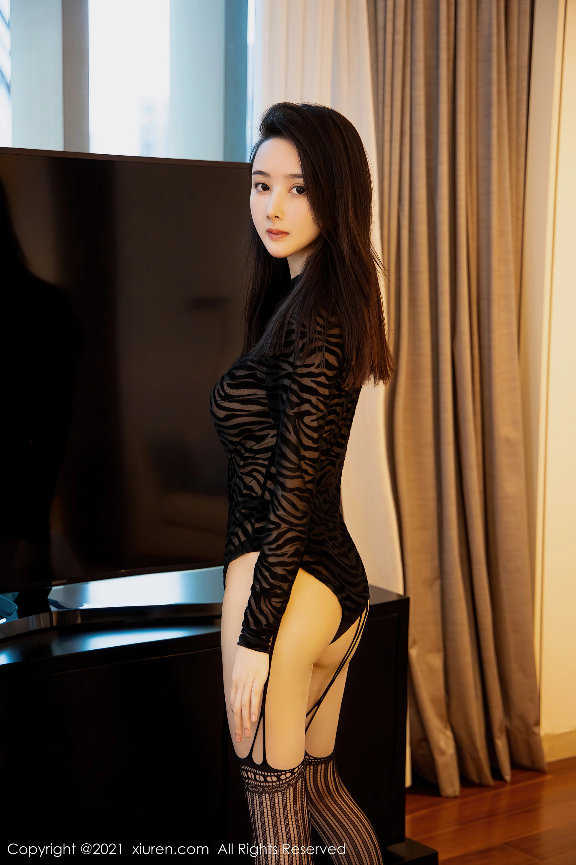 XiuRen秀人网 2021.10.18 No.4076 summer宝宝 吊袜 美腿[66+1P／666MB]
