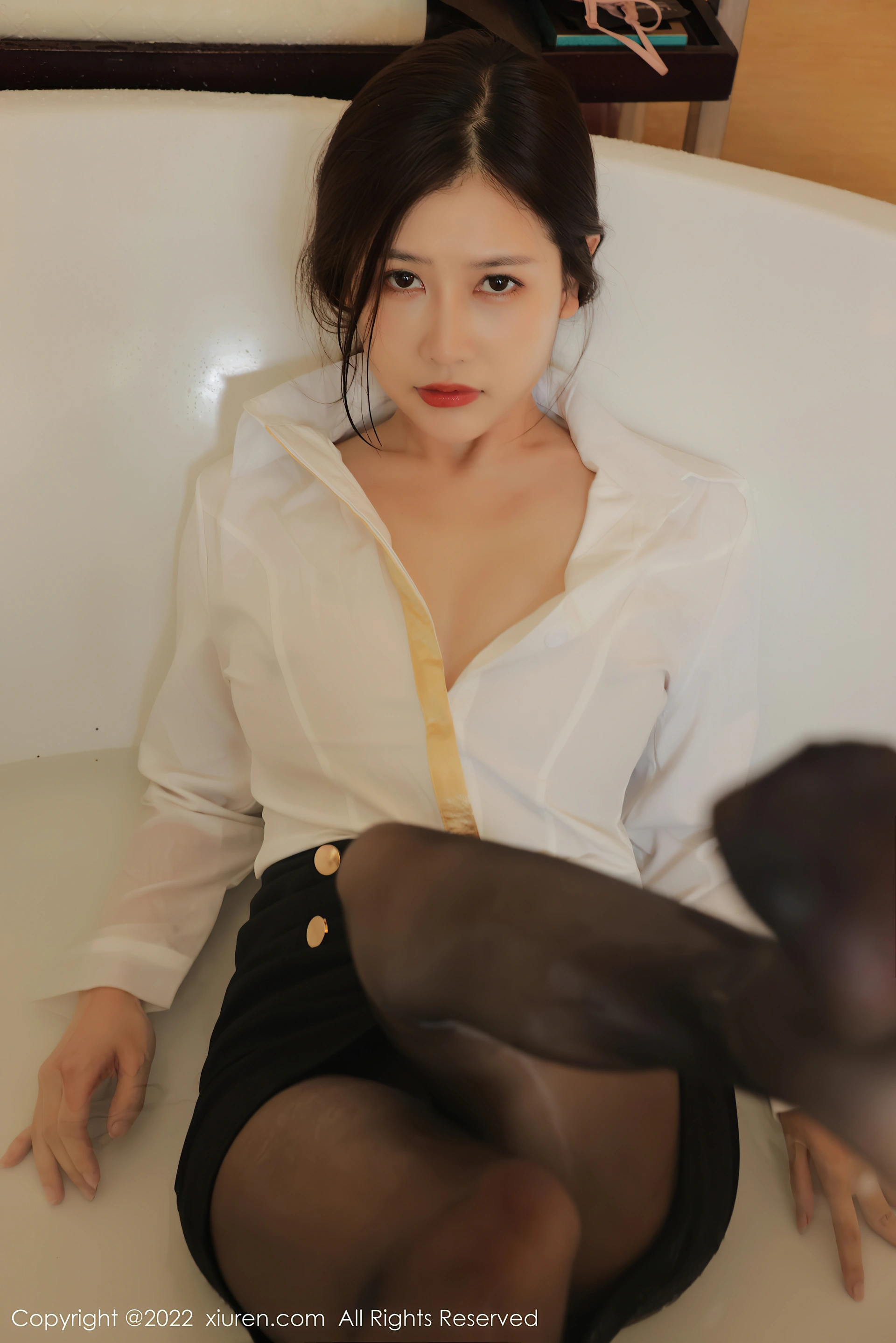 XiuRen秀人网 2022.01.17 No.4472 尹甜甜 三亚旅拍[83+1P 724MB]