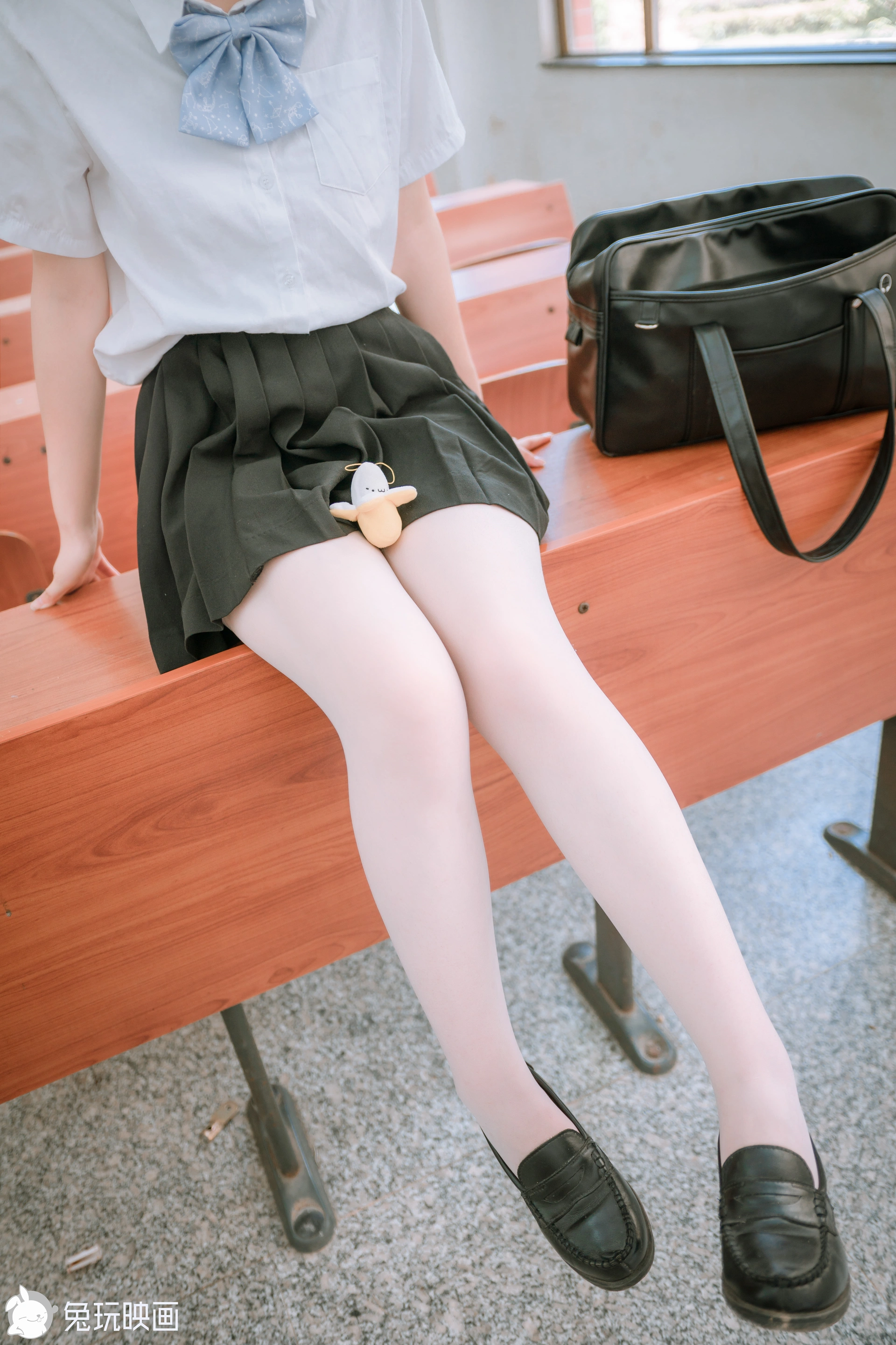 C21.005 教室里的JK白丝 [40P-347MB]