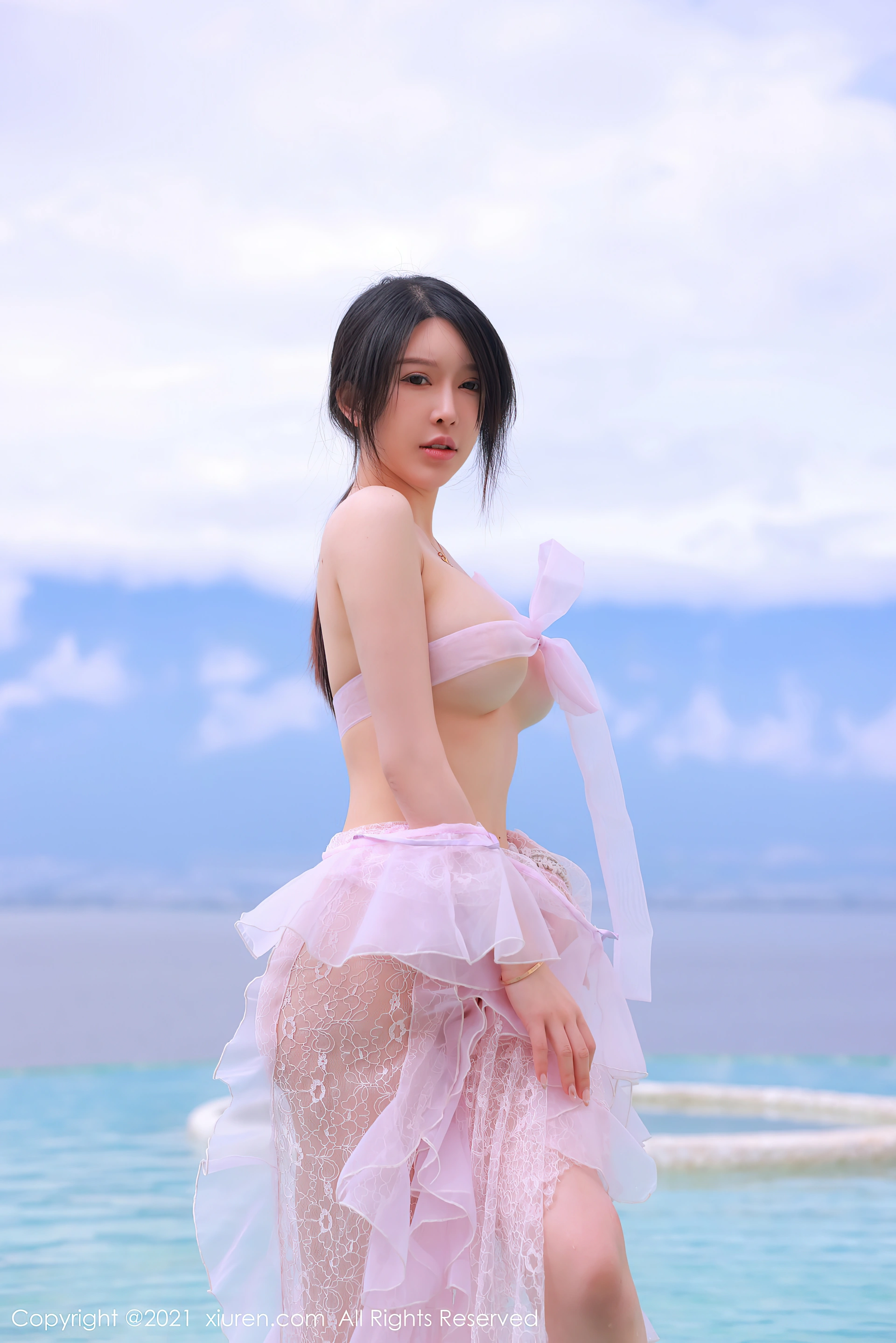 XiuRen秀人网 2021.12.29 No.4401 玉兔miki 云南大理旅拍[55+1P 520MB]