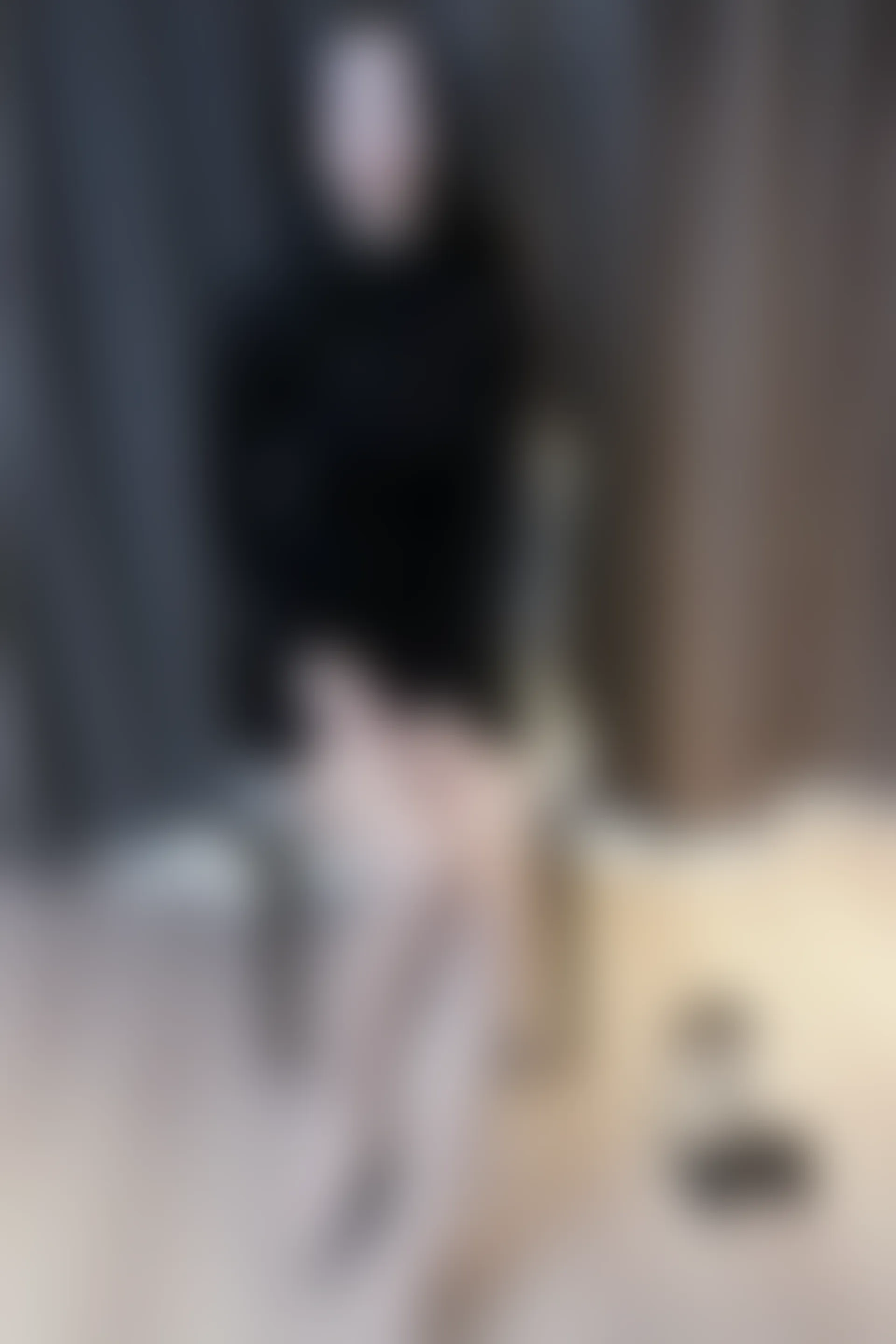 初夏女神 NO.003 依依 黑色瘦身衣搭配37码高跟鞋[111P+1V／5.17GB]