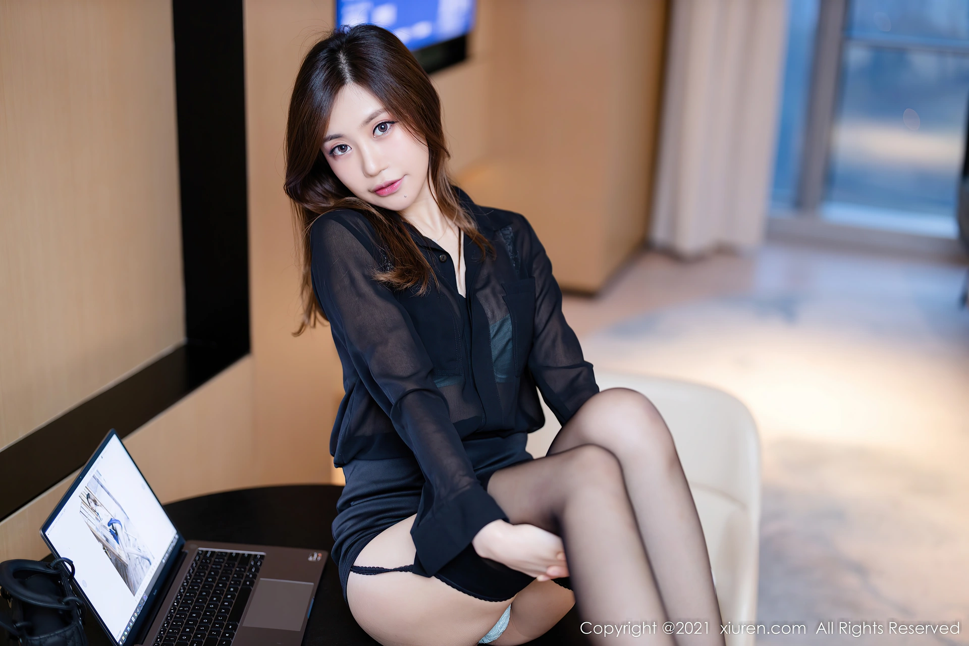 XiuRen秀人网 2021.11.30 No.4285 绮里嘉ula 秘书黑丝[69+1P 613MB]