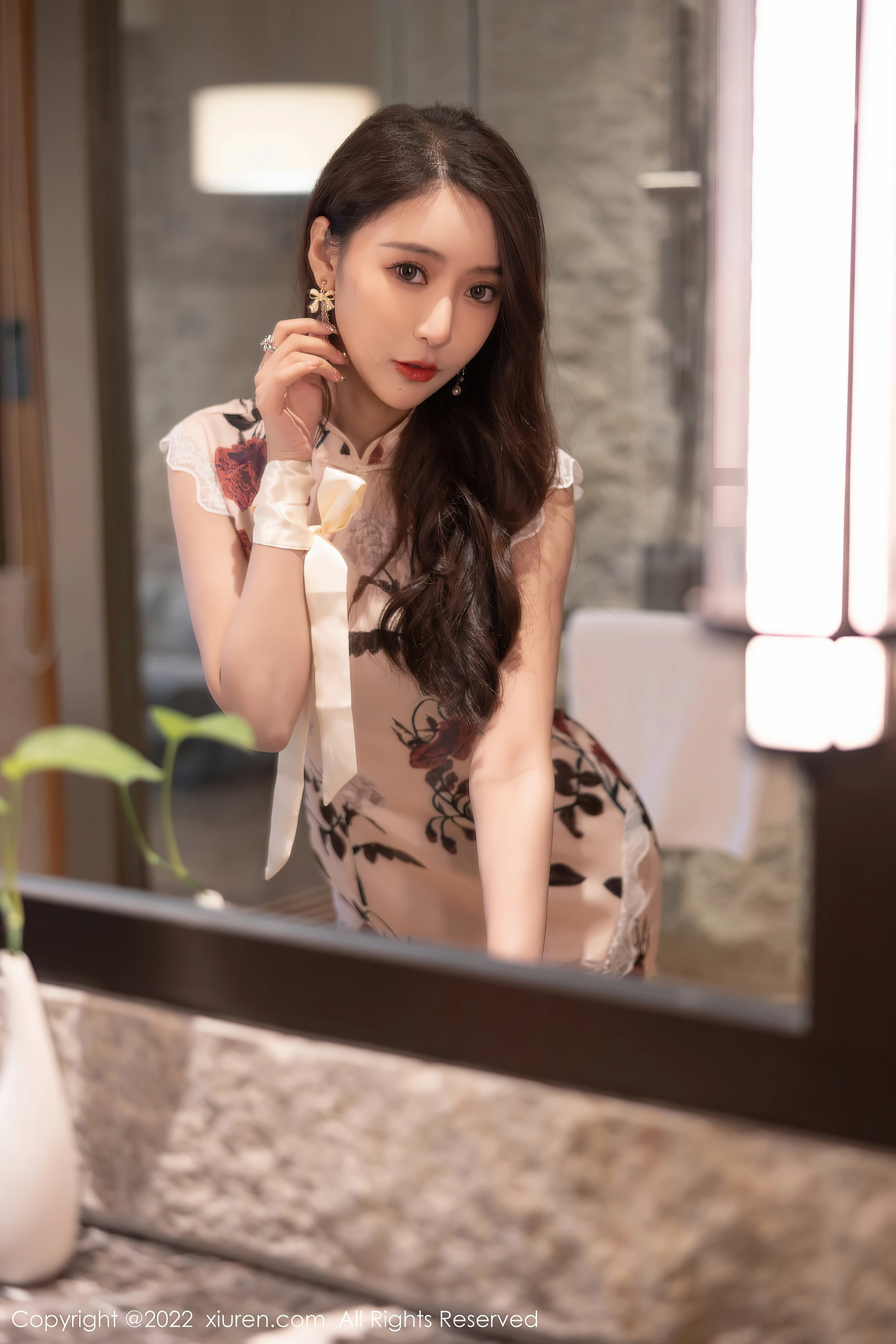 XiuRen秀人网 2022.03.08 No.4688 王馨瑶yanni 美腿丝袜[73+1P 675MB]