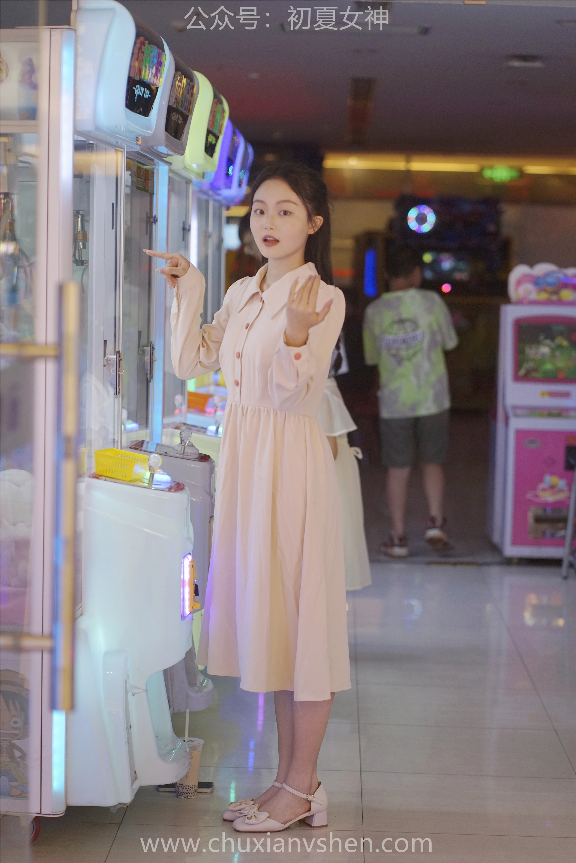 初夏女神 NO.077 双双 偶遇学姐 周末逛商场[120P+1V／6.90GB]