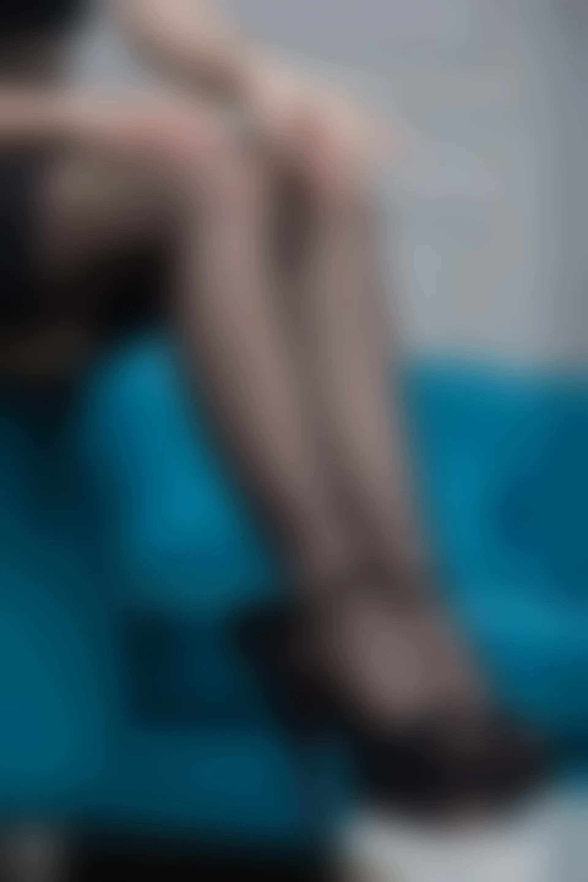 SSA丝社 超清写真 NO.010 琪琪 长筒黑丝穿丝过程与足尖特写[99P／1.09GB]