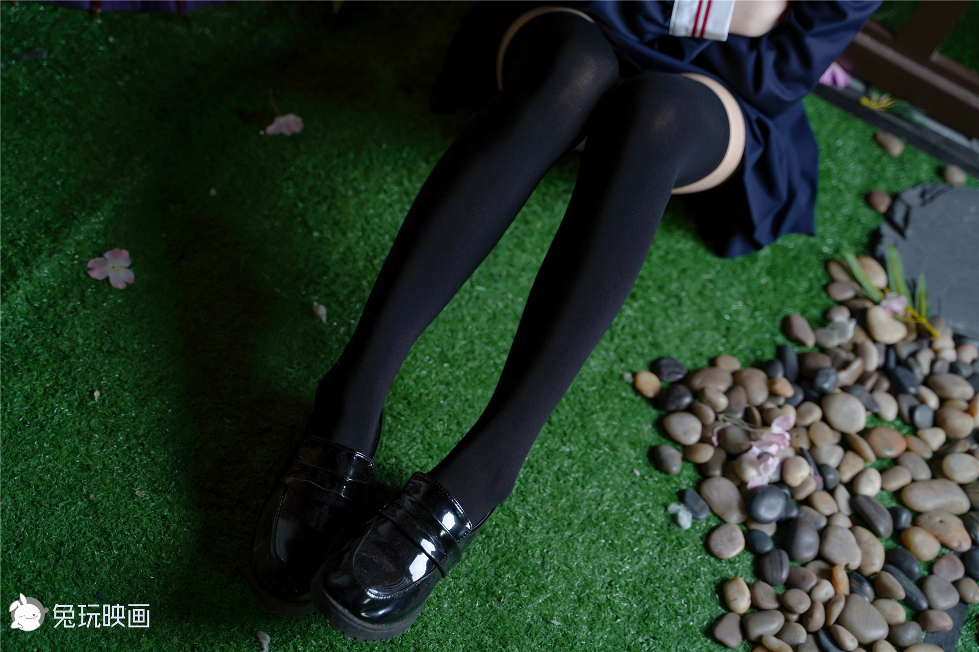 C01.005 黑色魅惑 [40P-175MB]