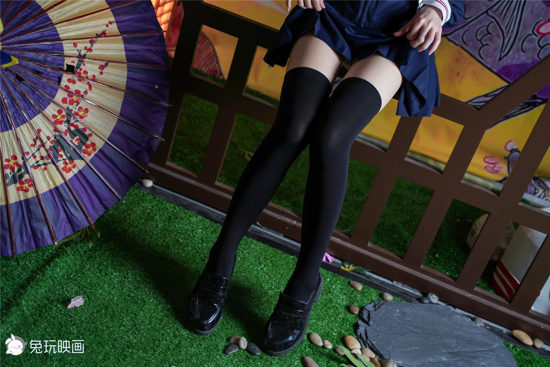 C01.005 黑色魅惑 [40P-175MB]