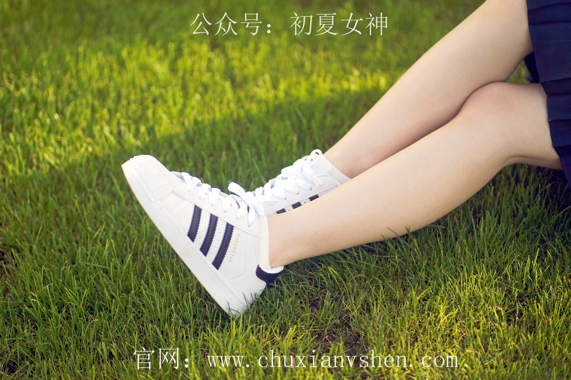 初夏女神 NO.061 念念 春秋JK套搭配三叶草贝壳头鞋[115P+1V／4.92GB]