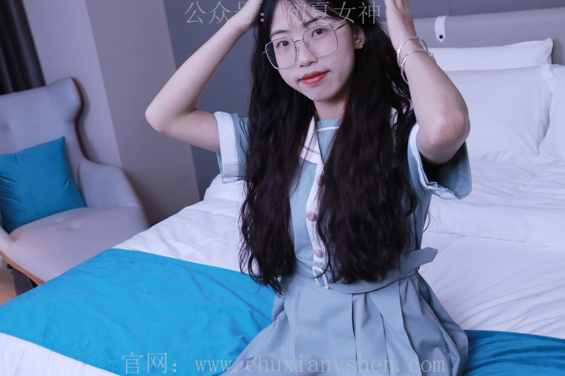 初夏女神 NO.019 雪糕~浅蓝色JK裙搭配小白鞋[135P-1V-4.3G]