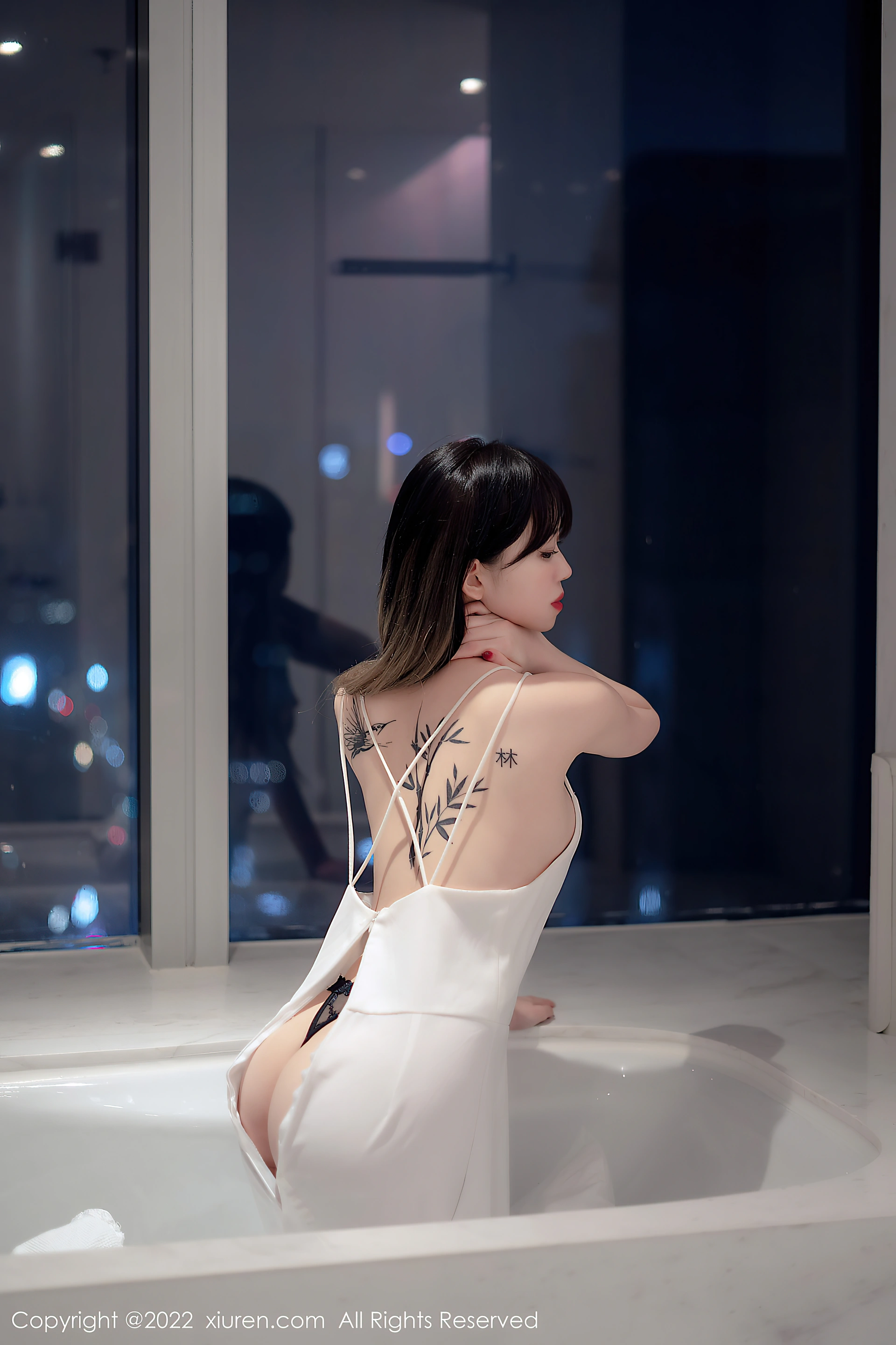 XiuRen秀人网 2022.02.21 No.4611 奶瓶. 淑女美腿[56+1P 548MB]