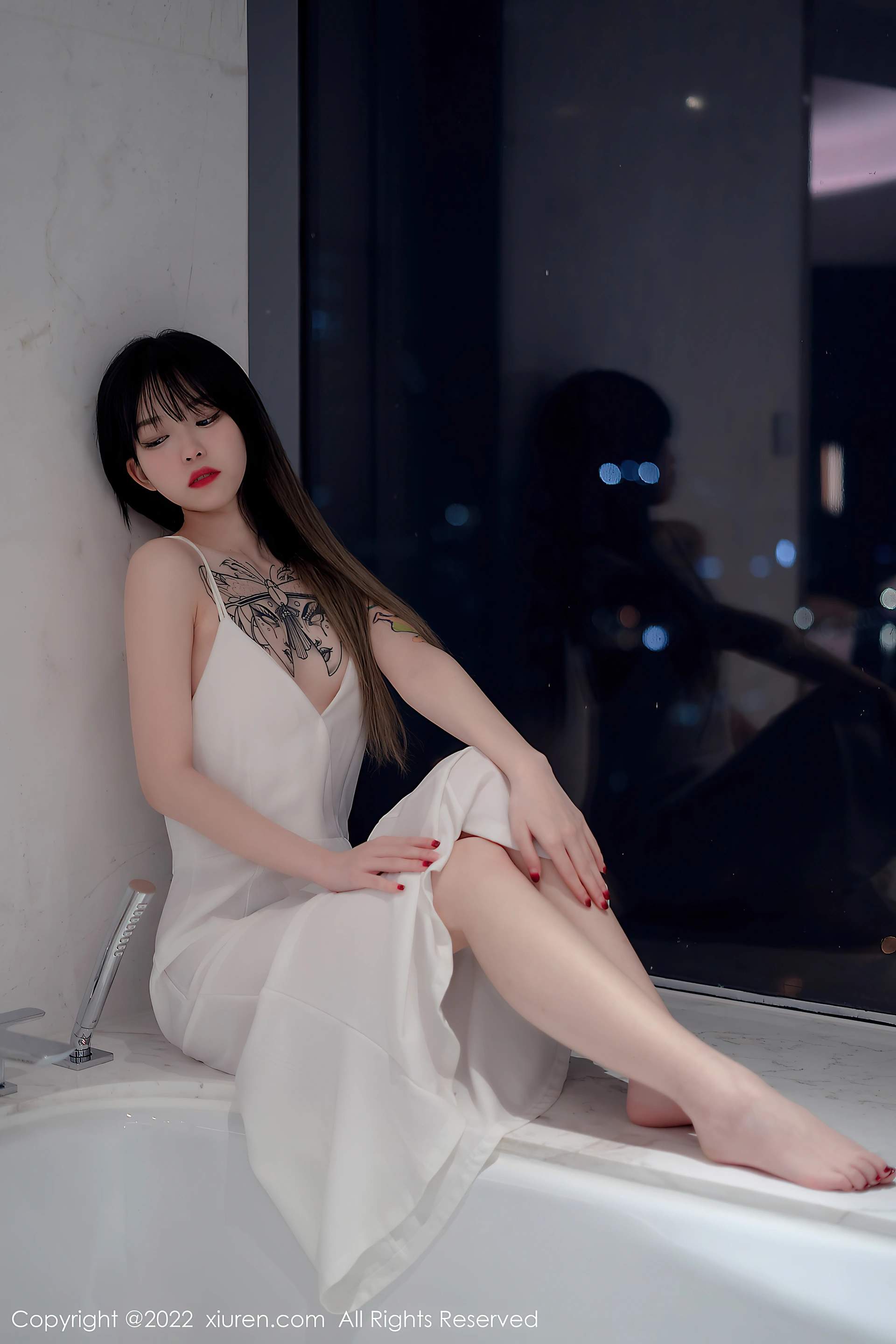 XiuRen秀人网 2022.02.21 No.4611 奶瓶. 淑女美腿[56+1P 548MB]