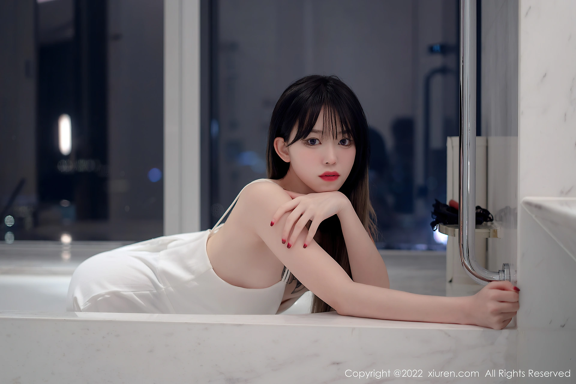 XiuRen秀人网 2022.02.21 No.4611 奶瓶. 淑女美腿[56+1P 548MB]