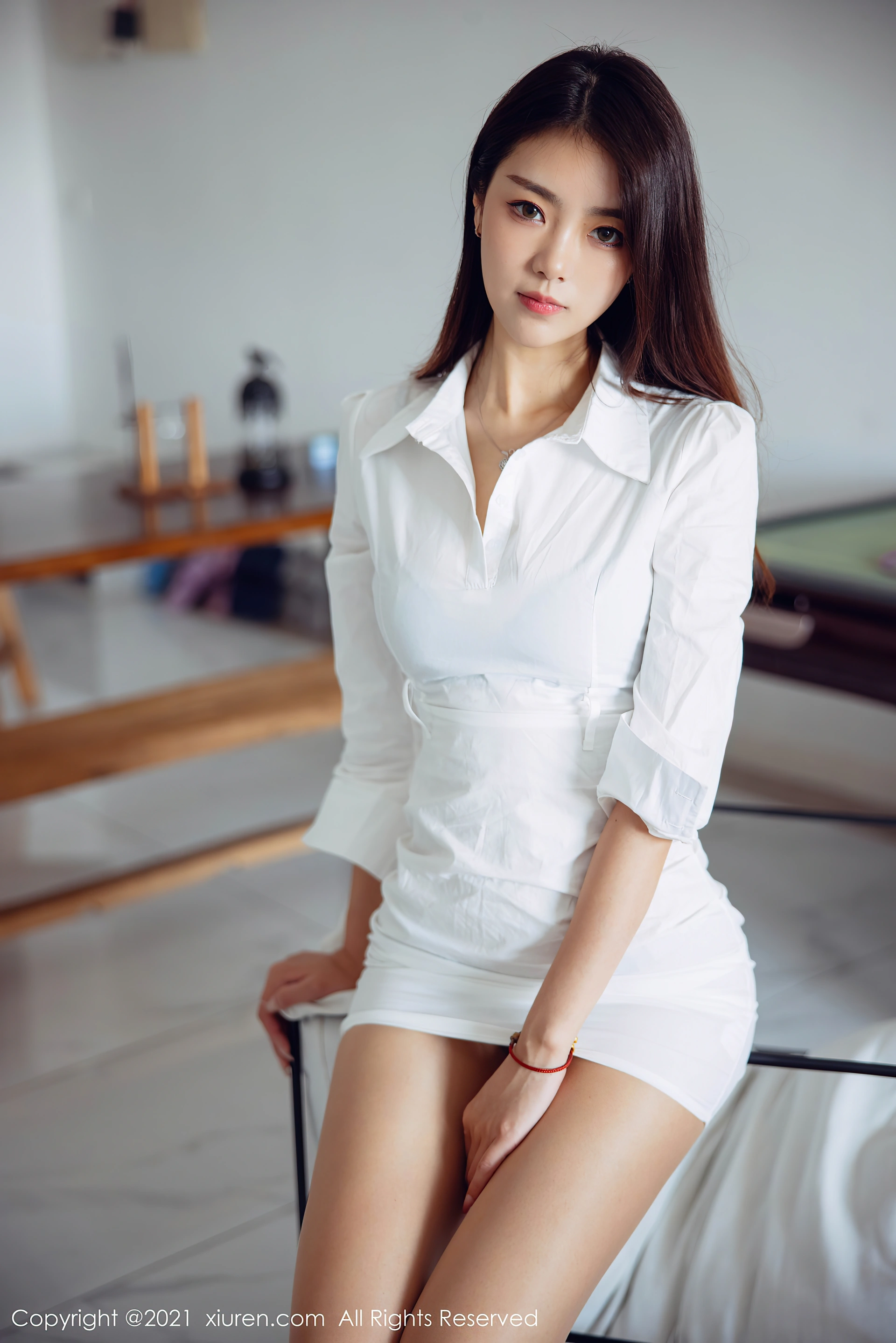 XiuRen秀人网 2021.10.15 No.4073 可樂Vicky 丝袜美腿[62+1P／543MB]