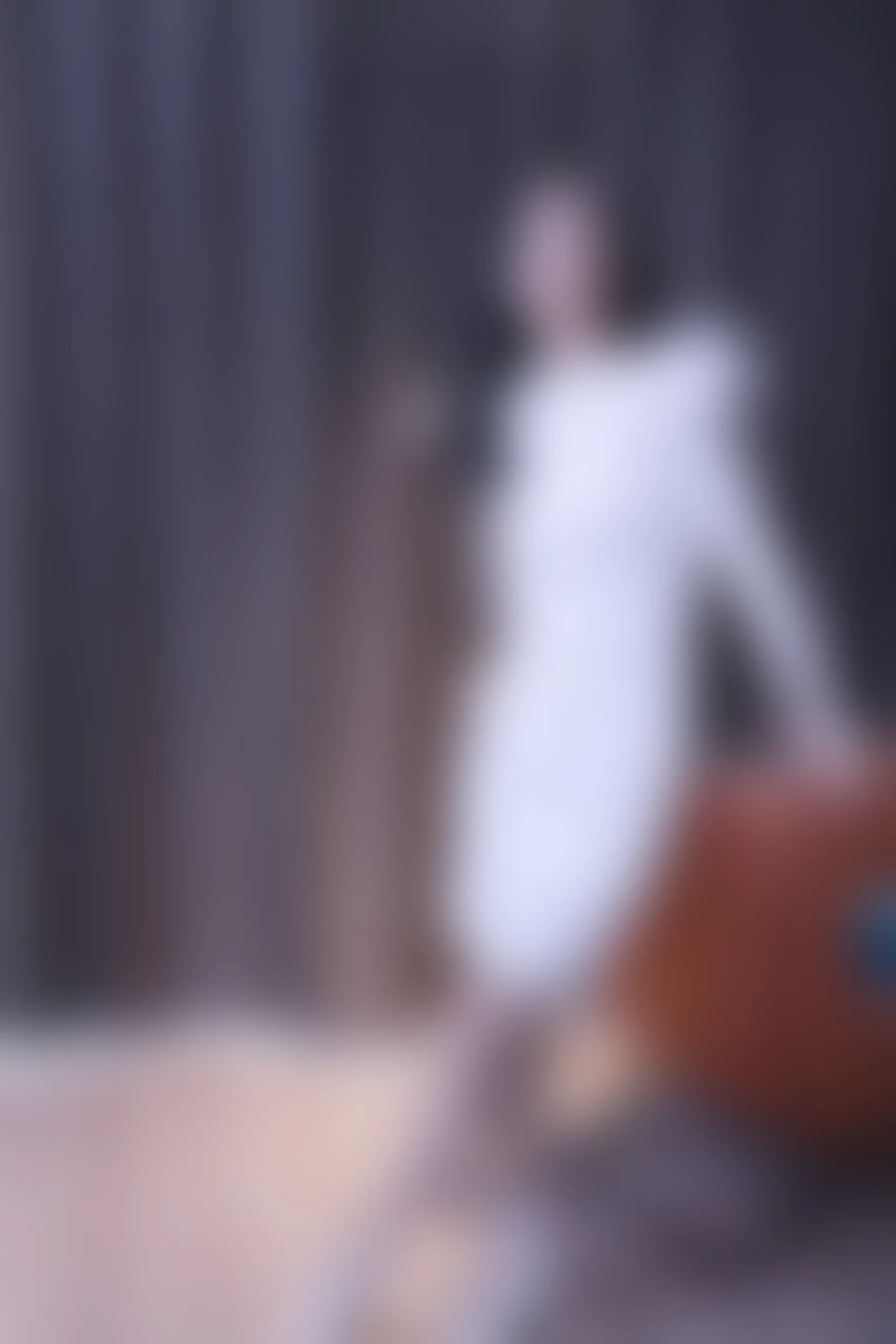 初夏女神 NO.010 依依 2022款白色毛领连衣裙搭白色短靴[147P+1V／5.55GB]