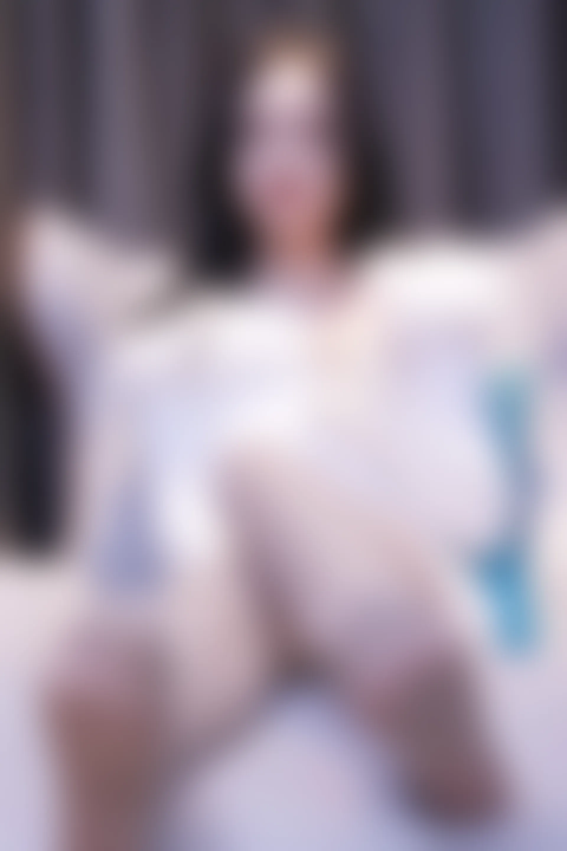 初夏女神 NO.010 依依 2022款白色毛领连衣裙搭白色短靴[147P+1V／5.55GB]