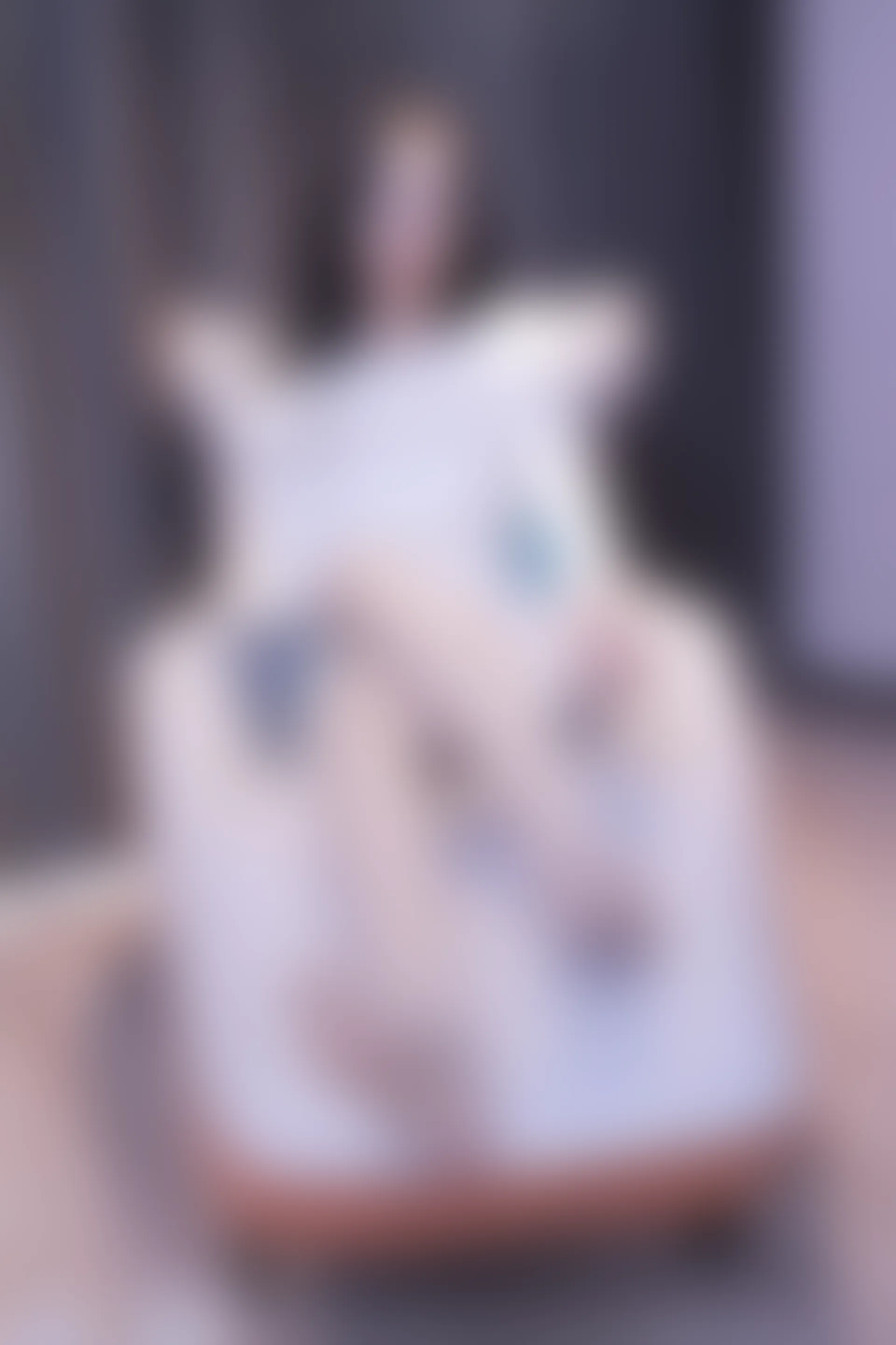 初夏女神 NO.010 依依 2022款白色毛领连衣裙搭白色短靴[147P+1V／5.55GB]