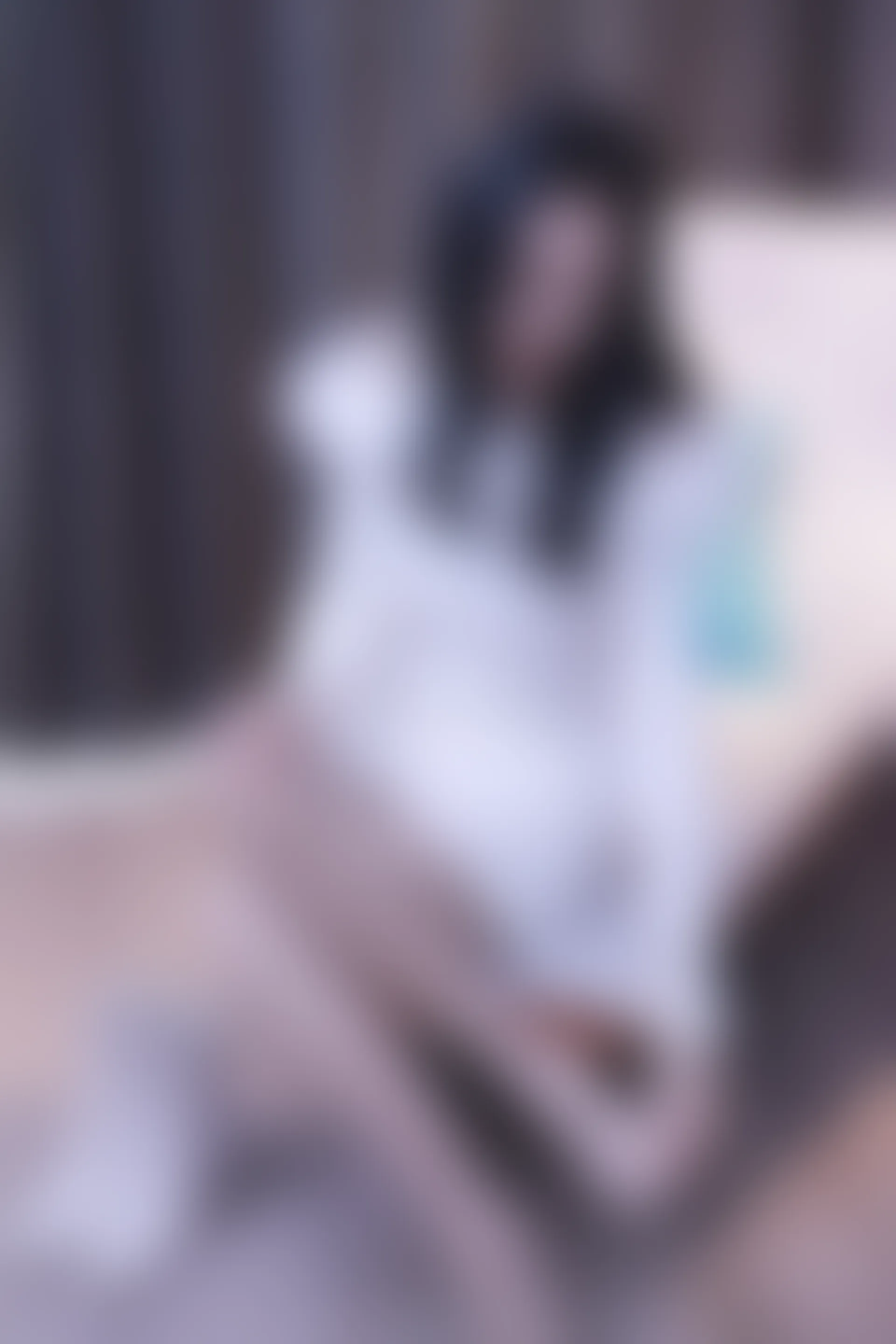 初夏女神 NO.010 依依 2022款白色毛领连衣裙搭白色短靴[147P+1V／5.55GB]