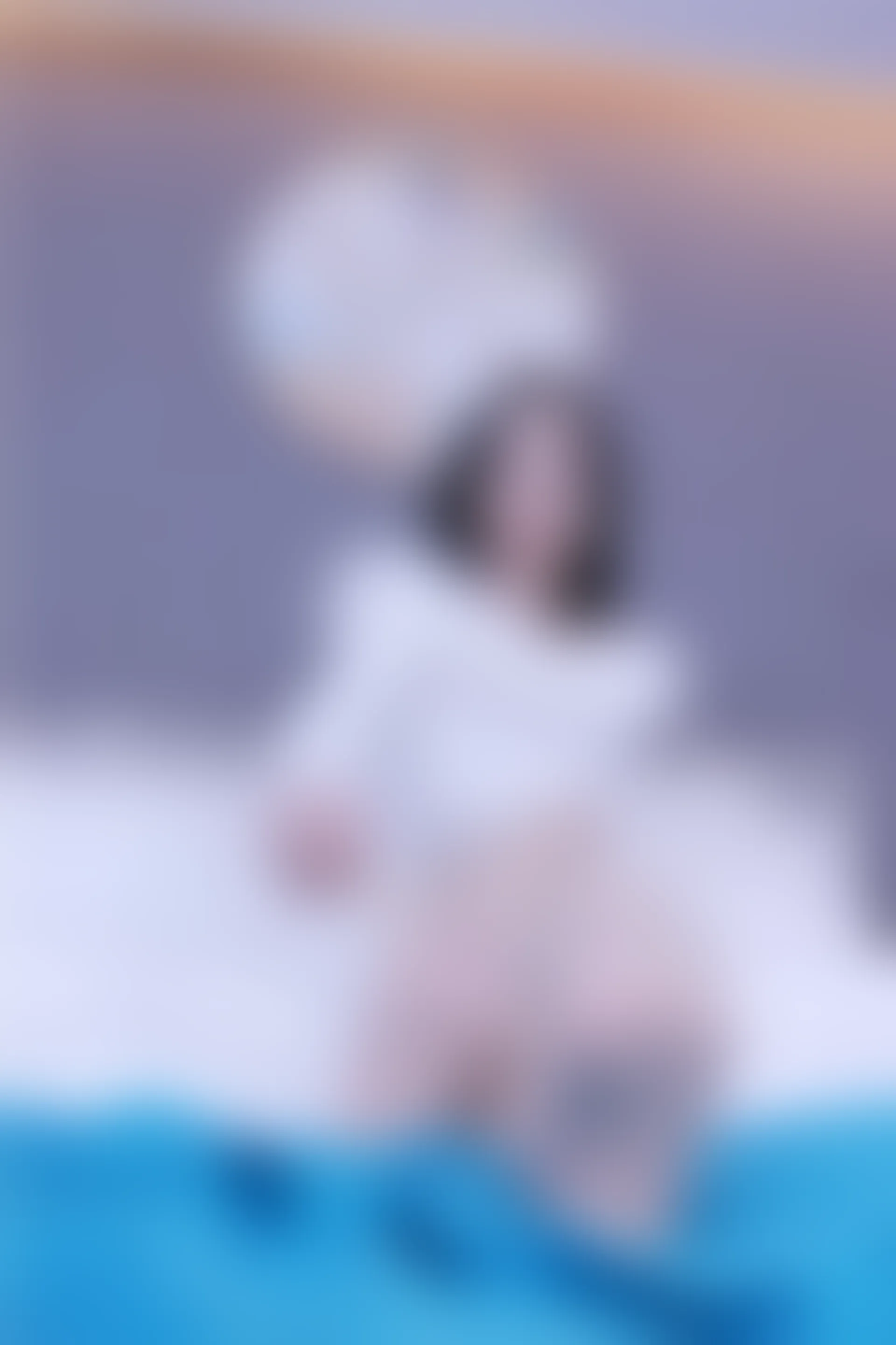 初夏女神 NO.010 依依 2022款白色毛领连衣裙搭白色短靴[147P+1V／5.55GB]