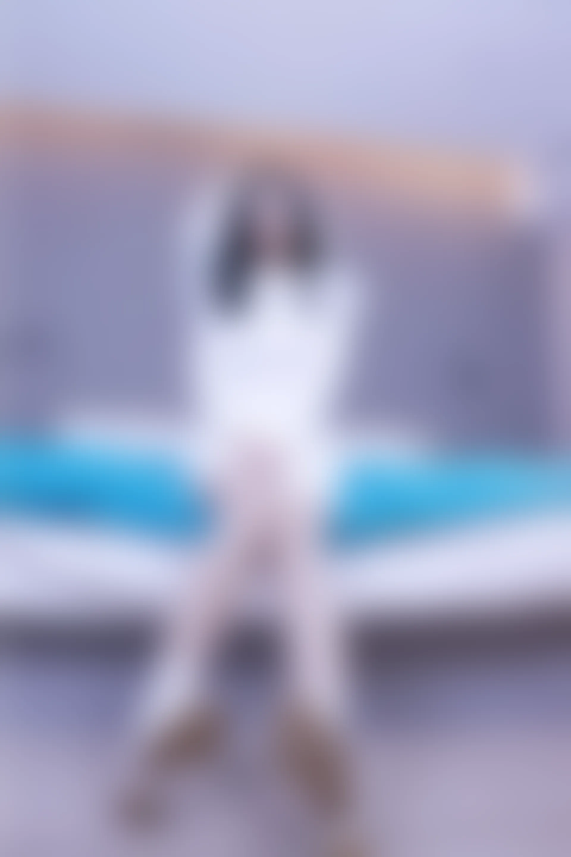 初夏女神 NO.010 依依 2022款白色毛领连衣裙搭白色短靴[147P+1V／5.55GB]