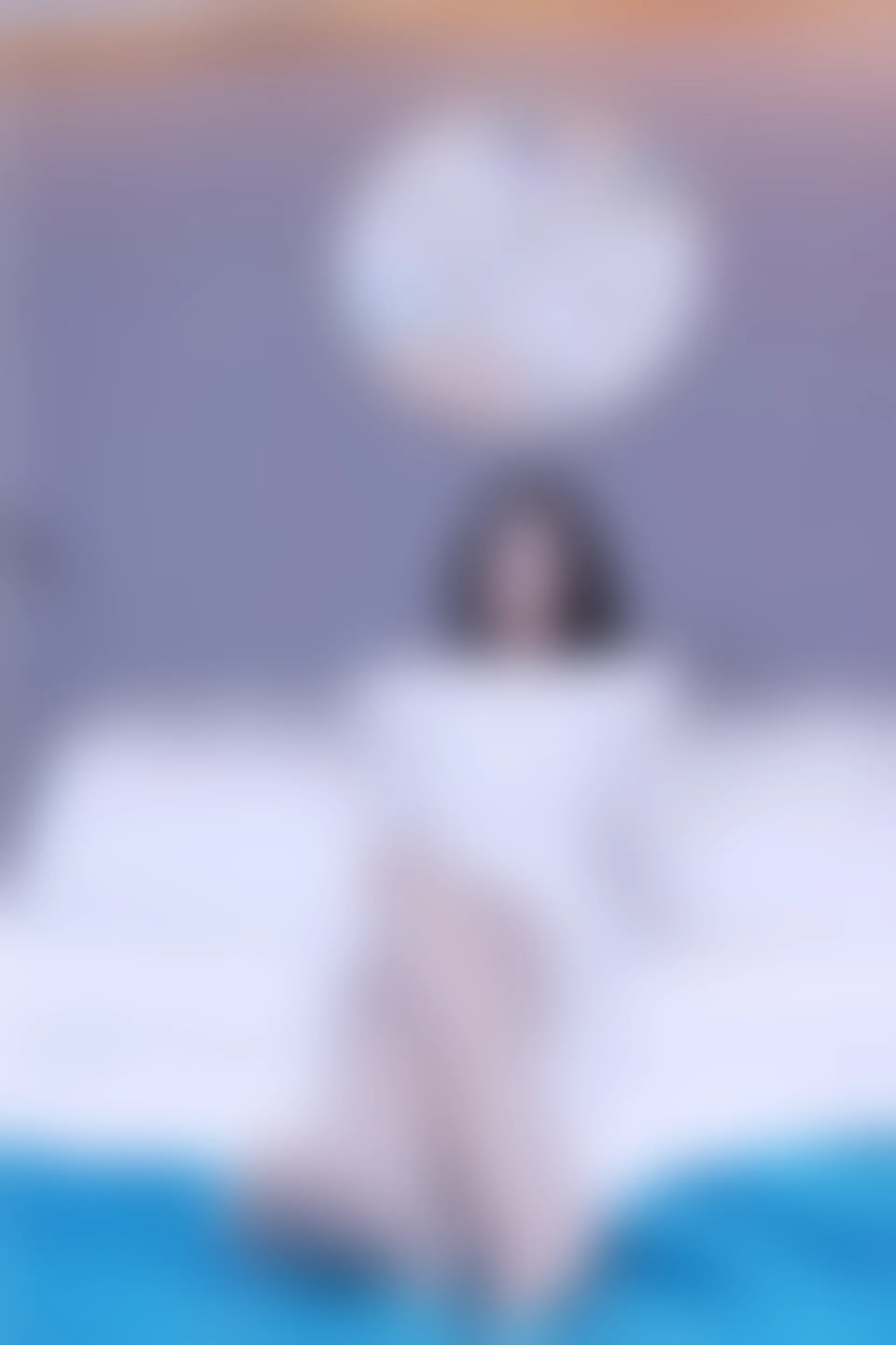 初夏女神 NO.010 依依 2022款白色毛领连衣裙搭白色短靴[147P+1V／5.55GB]