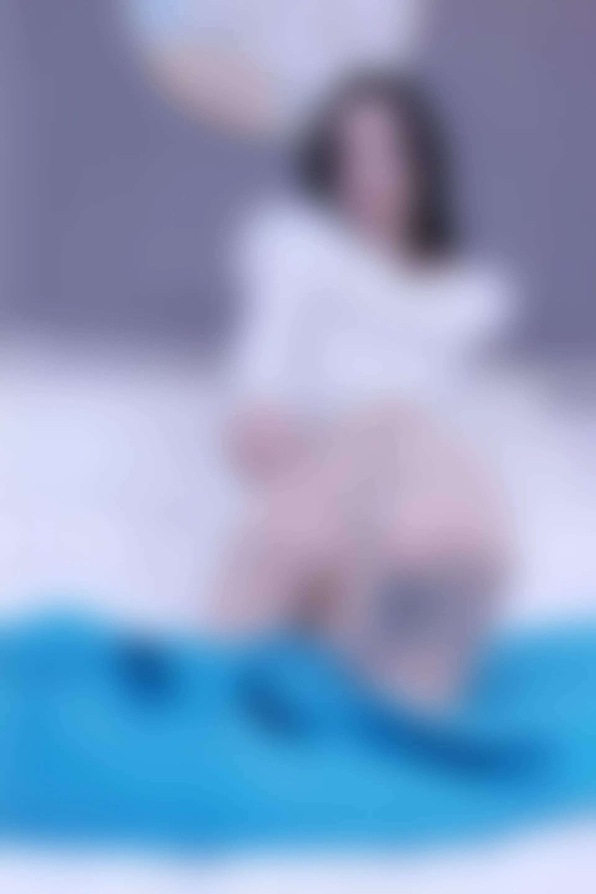 初夏女神 NO.010 依依 2022款白色毛领连衣裙搭白色短靴[147P+1V／5.55GB]