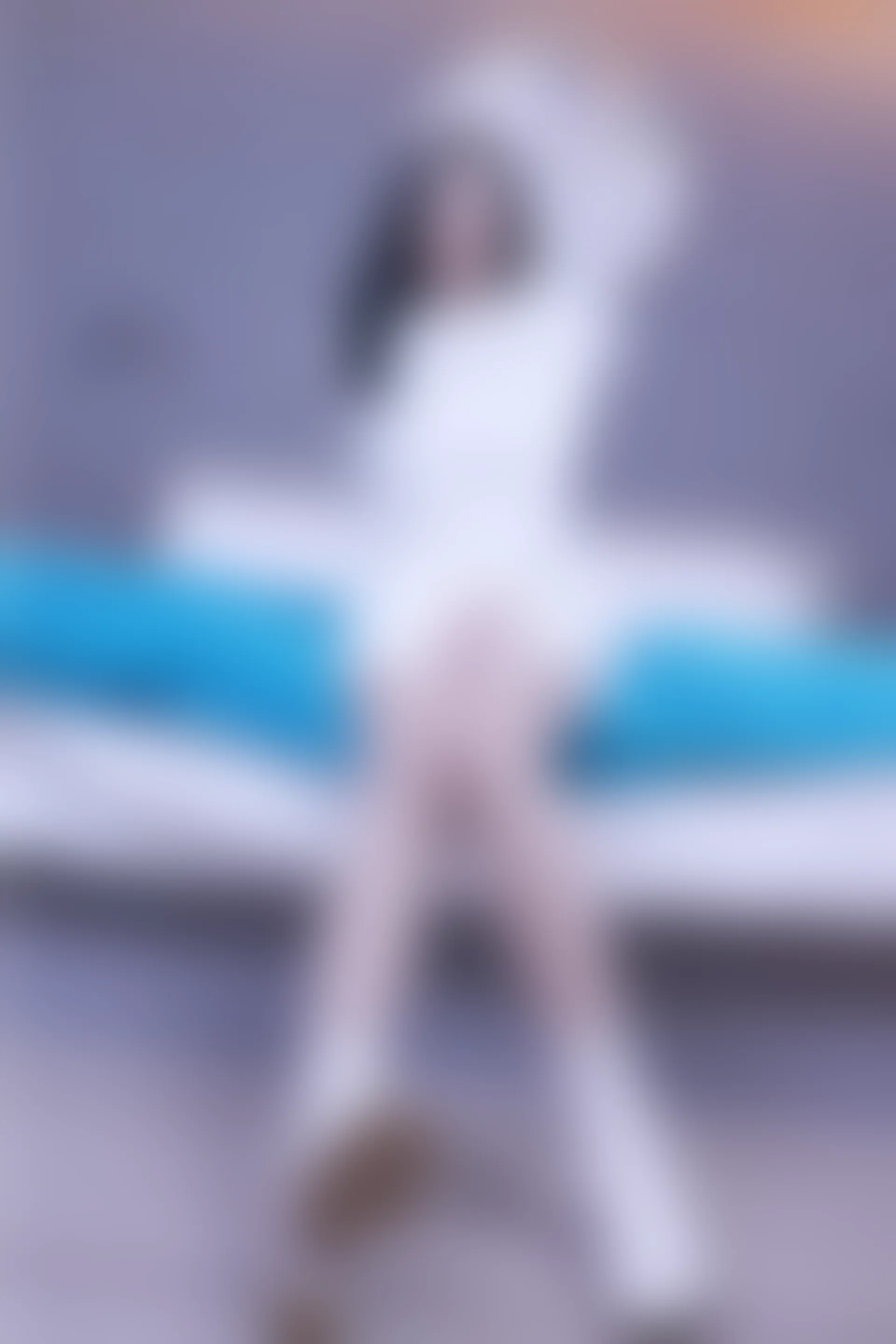 初夏女神 NO.010 依依 2022款白色毛领连衣裙搭白色短靴[147P+1V／5.55GB]