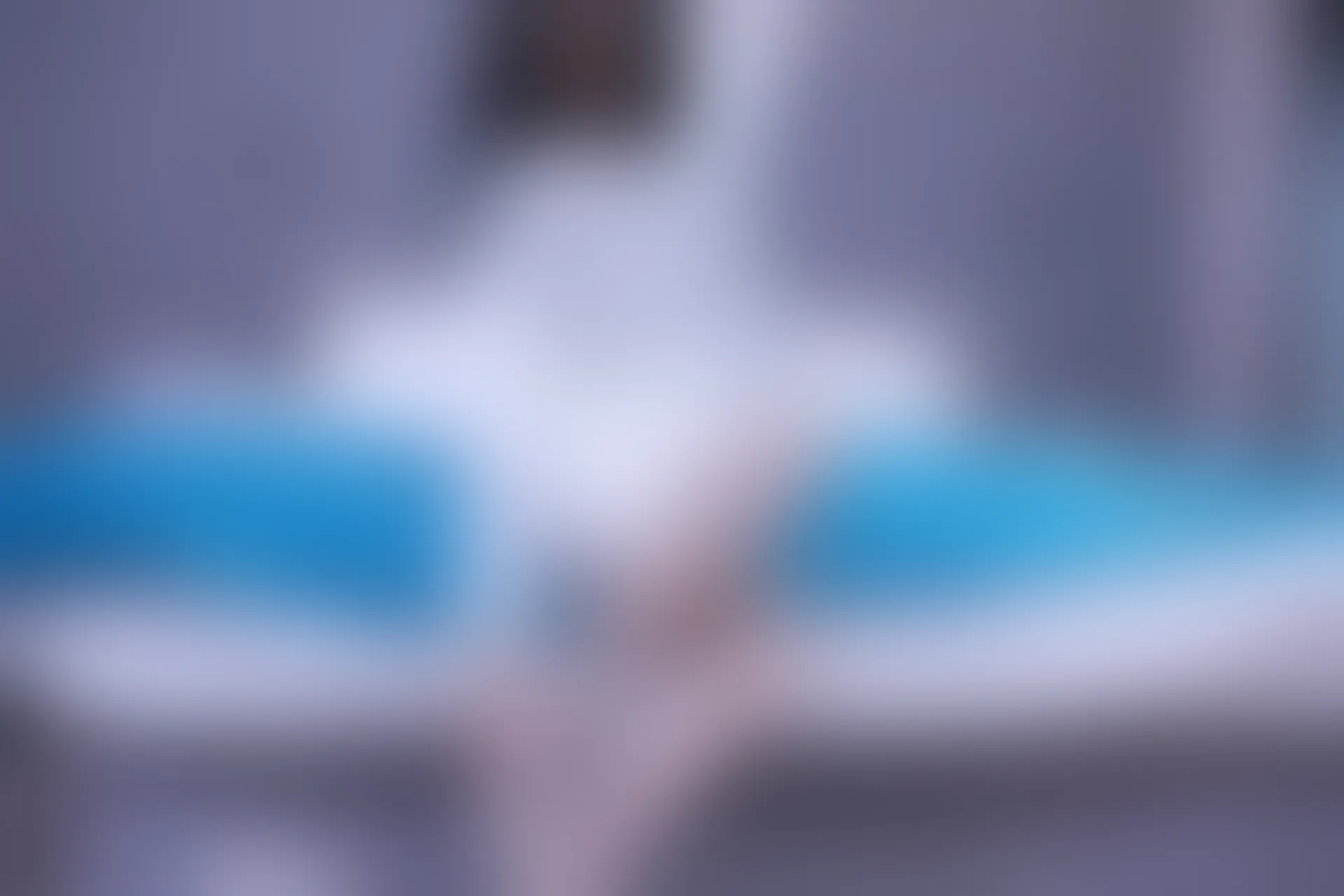 初夏女神 NO.010 依依 2022款白色毛领连衣裙搭白色短靴[147P+1V／5.55GB]