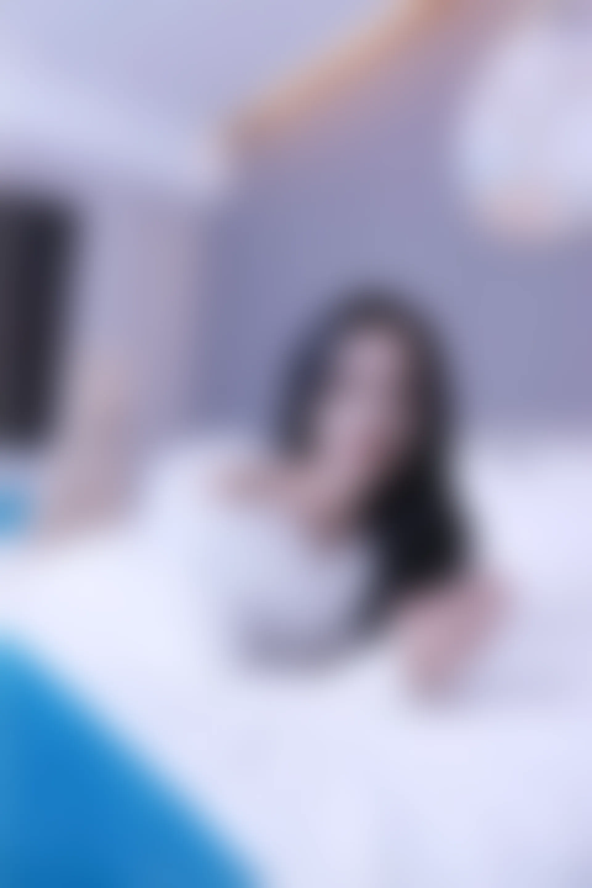 初夏女神 NO.010 依依 2022款白色毛领连衣裙搭白色短靴[147P+1V／5.55GB]