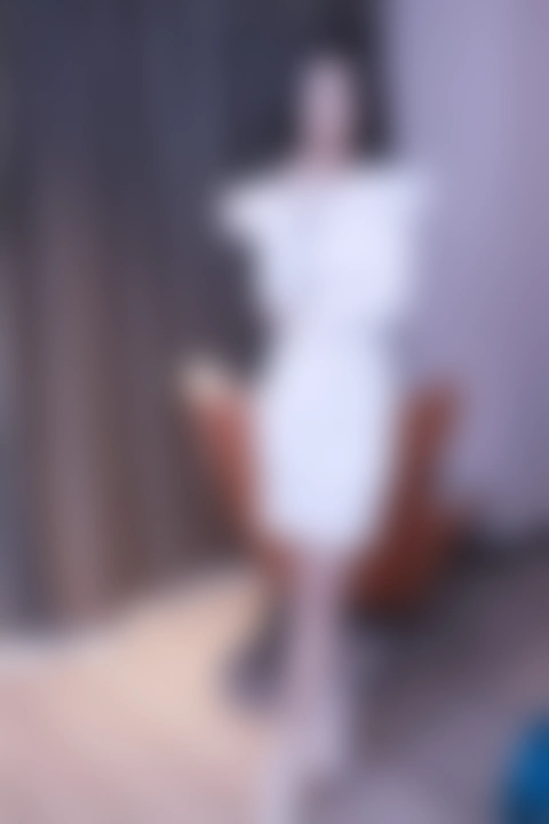 初夏女神 NO.010 依依 2022款白色毛领连衣裙搭白色短靴[147P+1V／5.55GB]