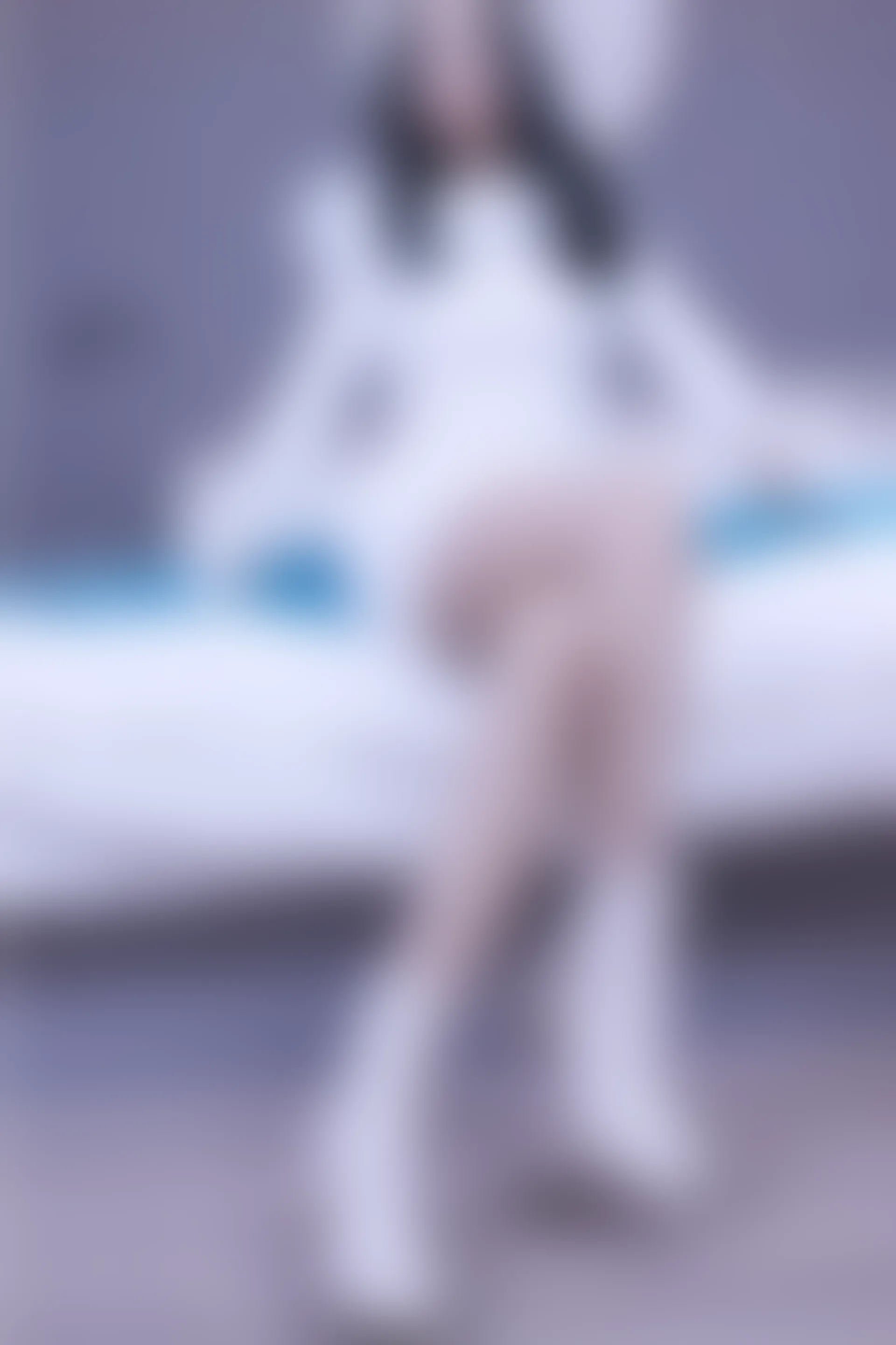 初夏女神 NO.010 依依 2022款白色毛领连衣裙搭白色短靴[147P+1V／5.55GB]