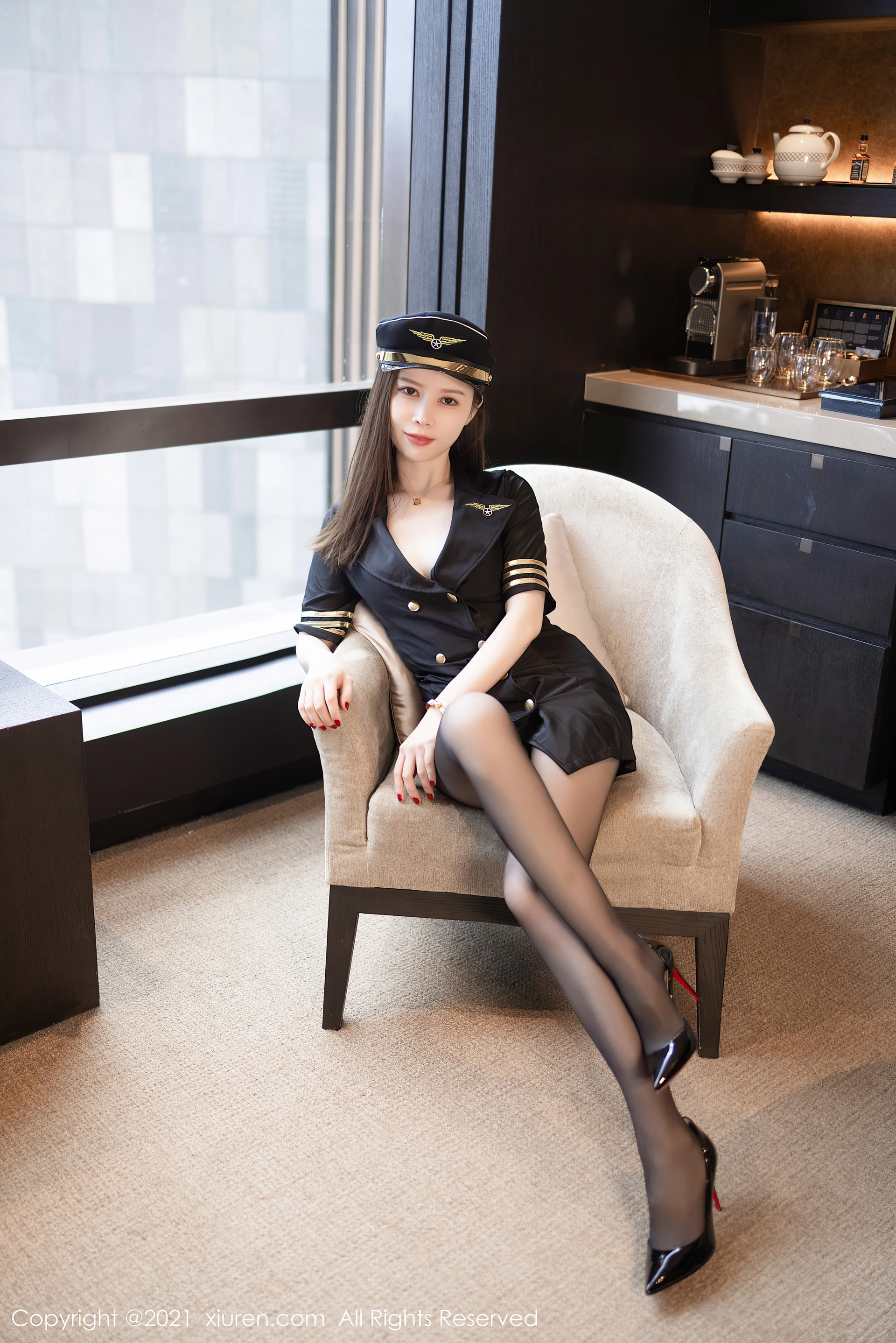 XiuRen秀人网 2021.10.14 No.4062 吴雪瑶 制服黑丝[43+1P／499MB]