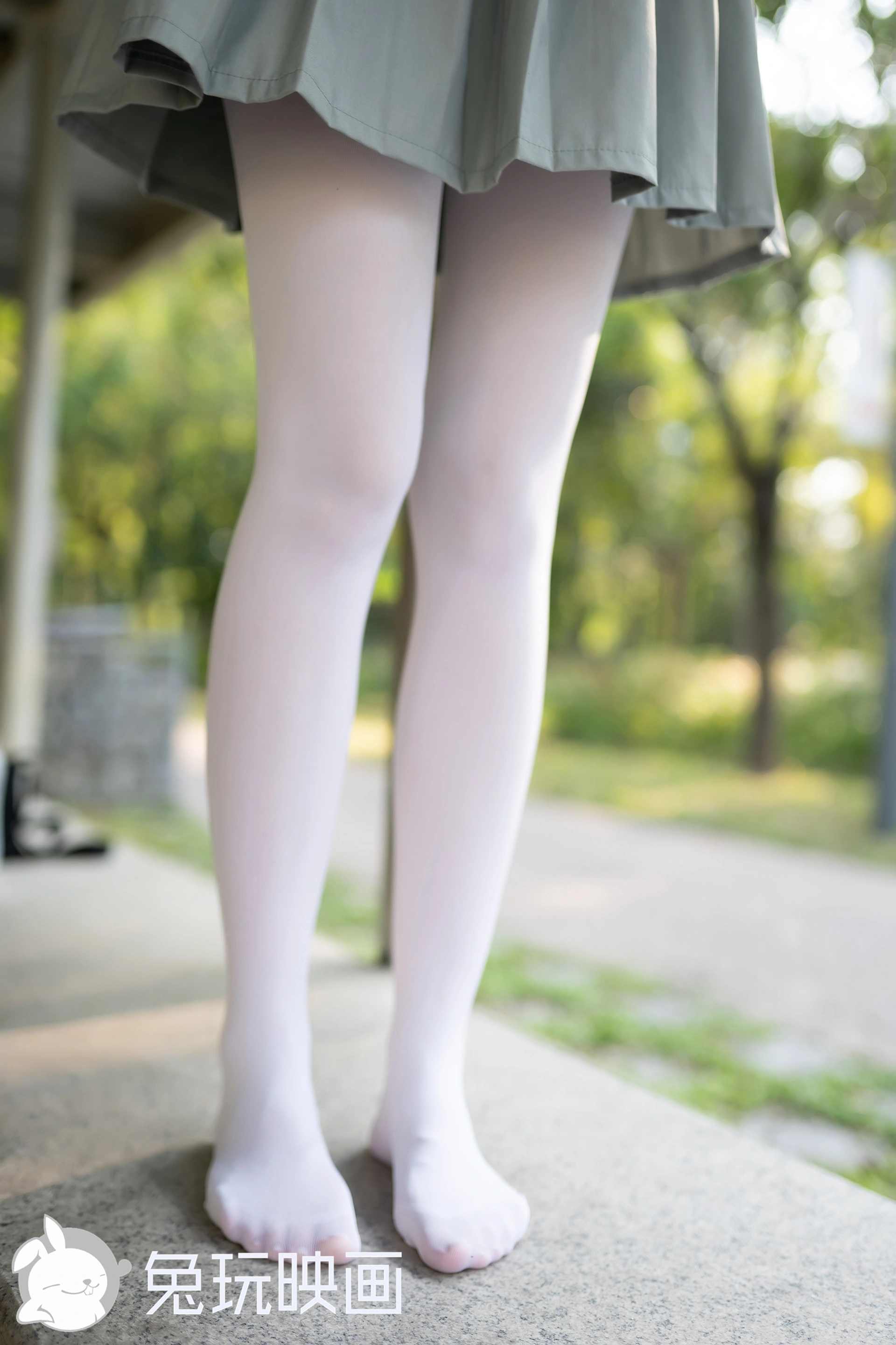 D54.004 发光的白丝 [40P-85MB]