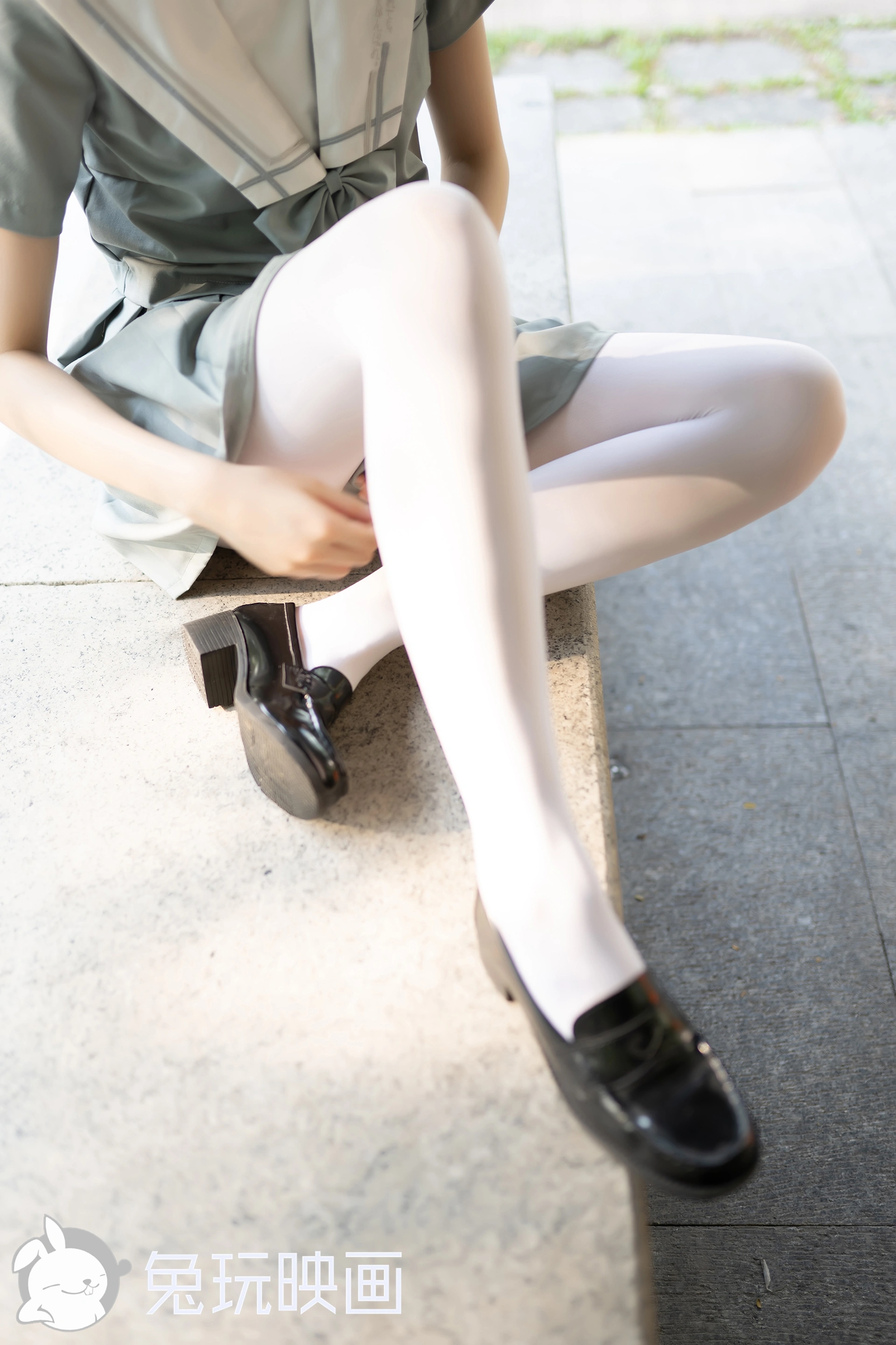 D54.004 发光的白丝 [40P-85MB]