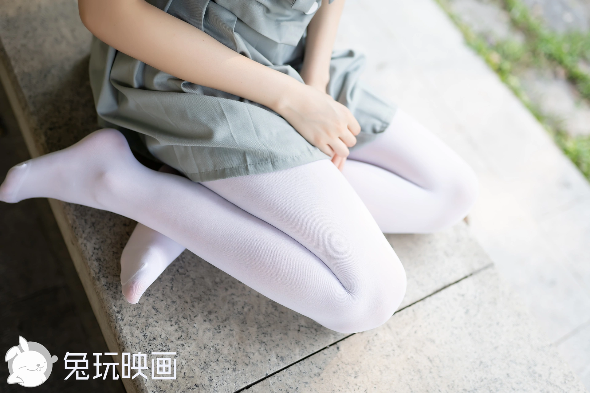 D54.004 发光的白丝 [40P-85MB]
