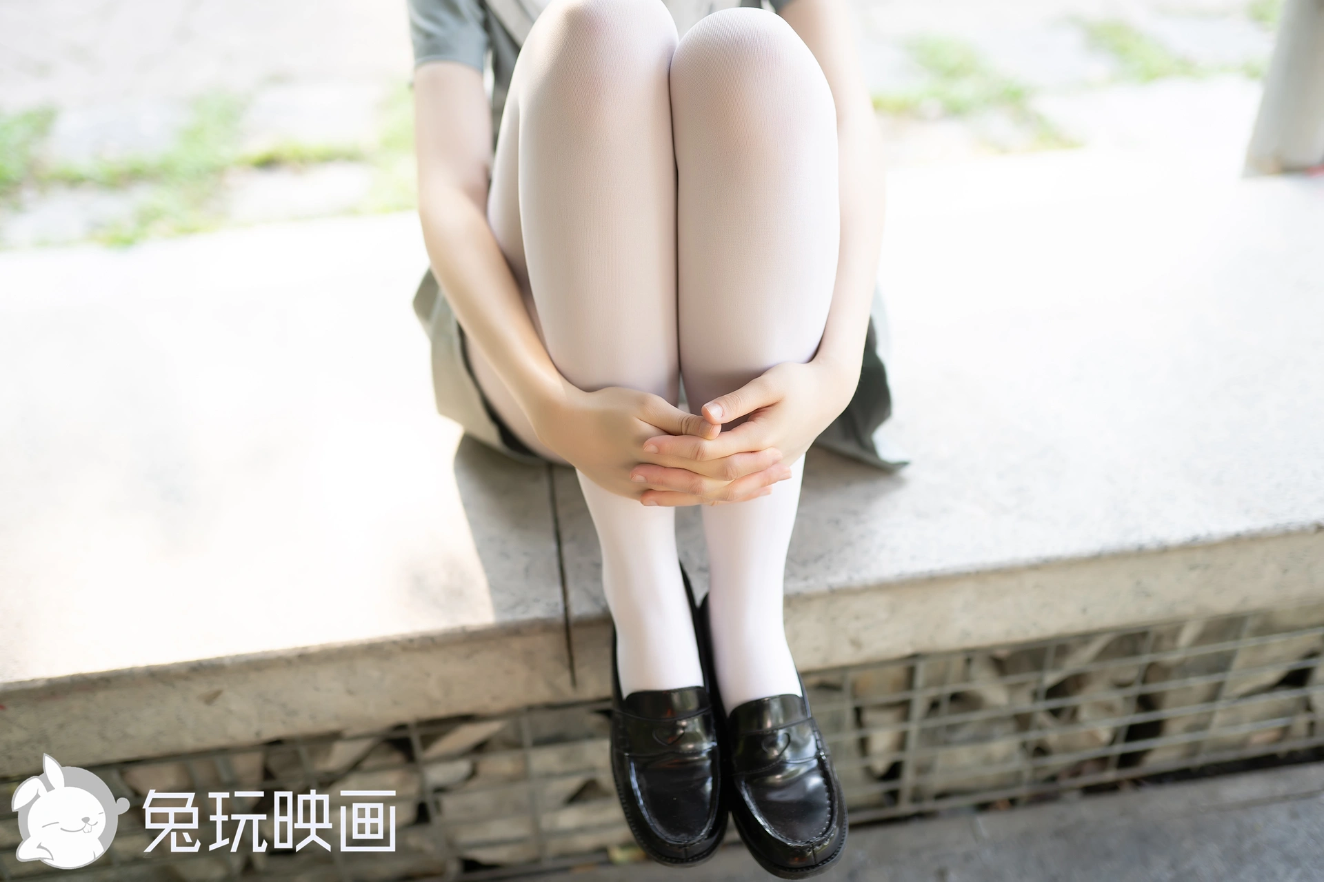 D54.004 发光的白丝 [40P-85MB]